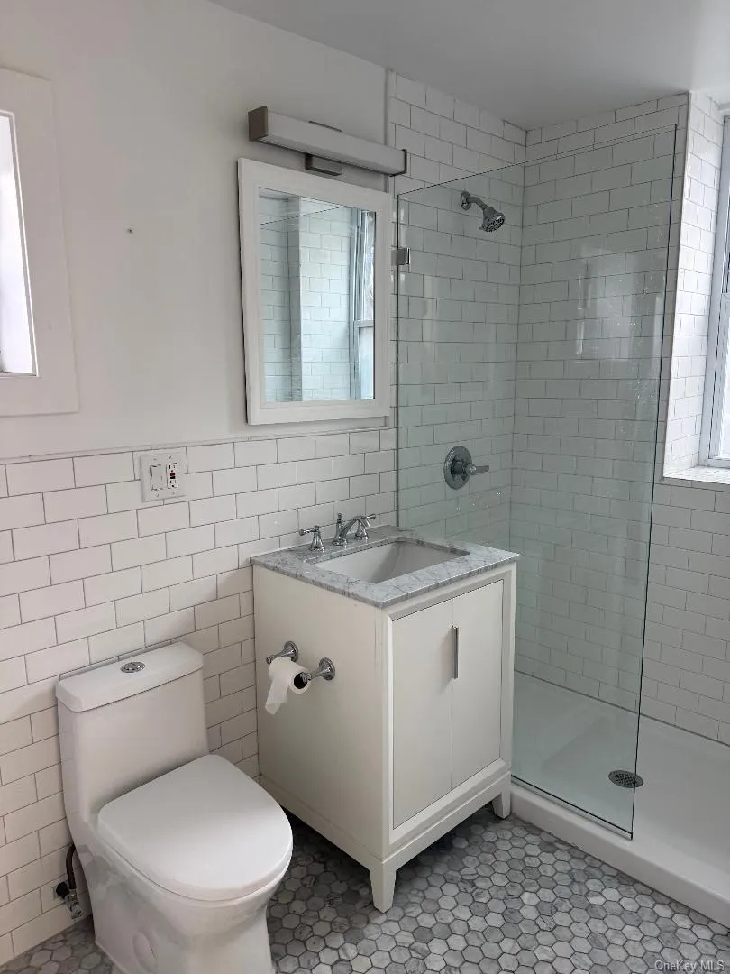 3939 Crescent Street, New York, NY, 6 Bedrooms Bedrooms, 12 Rooms Rooms,4 BathroomsBathrooms,Residential Lease,For Rent,Crescent,0,982014 3939 Crescent Street, New York, NY, 6 Bedrooms Bedrooms, 12 Rooms Rooms,4 BathroomsBathrooms,Residential Lease,For Rent,Crescent,0,982014
