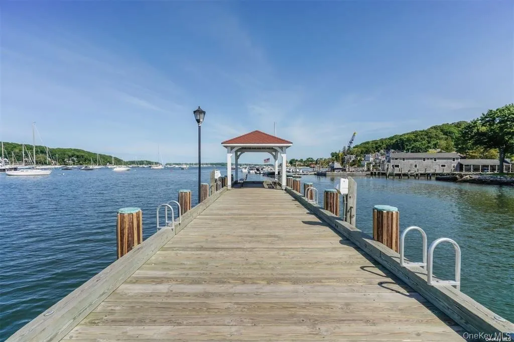451 Main Street, Huntington, NY, 1 Bedroom Bedrooms, 3 Rooms Rooms,1 BathroomBathrooms,Residential Lease,For Rent,Main,0,982027 451 Main Street, Huntington, NY, 1 Bedroom Bedrooms, 3 Rooms Rooms,1 BathroomBathrooms,Residential Lease,For Rent,Main,0,982027