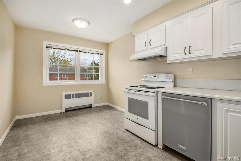 451 Main Street, Huntington, NY, 1 Bedroom Bedrooms, 3 Rooms Rooms,1 BathroomBathrooms,Residential Lease,For Rent,Main,0,982027 451 Main Street, Huntington, NY, 1 Bedroom Bedrooms, 3 Rooms Rooms,1 BathroomBathrooms,Residential Lease,For Rent,Main,0,982027