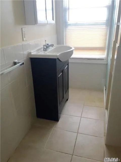 220-21 94th Avenue, New York, NY, 3 Bedrooms Bedrooms, 6 Rooms Rooms,1 BathroomBathrooms,Residential Lease,For Rent,94th,0,982029 220-21 94th Avenue, New York, NY, 3 Bedrooms Bedrooms, 6 Rooms Rooms,1 BathroomBathrooms,Residential Lease,For Rent,94th,0,982029