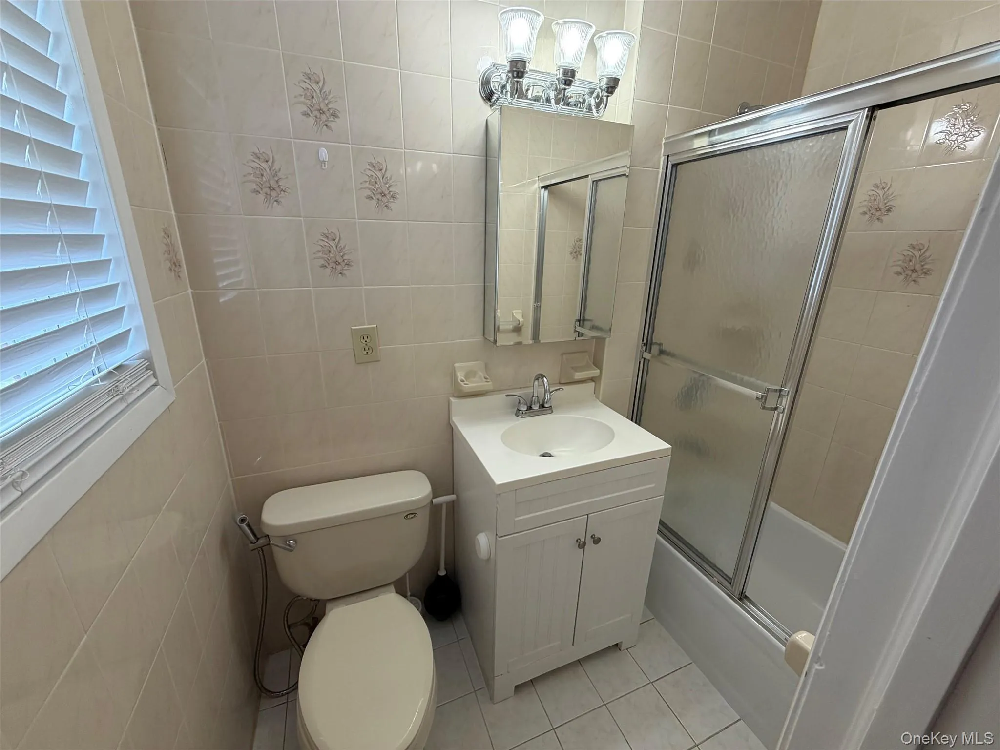 8311 169th Street, New York, NY, 3 Bedrooms Bedrooms, 6 Rooms Rooms,2 BathroomsBathrooms,Residential Lease,For Rent,169th,0,982039 8311 169th Street, New York, NY, 3 Bedrooms Bedrooms, 6 Rooms Rooms,2 BathroomsBathrooms,Residential Lease,For Rent,169th,0,982039