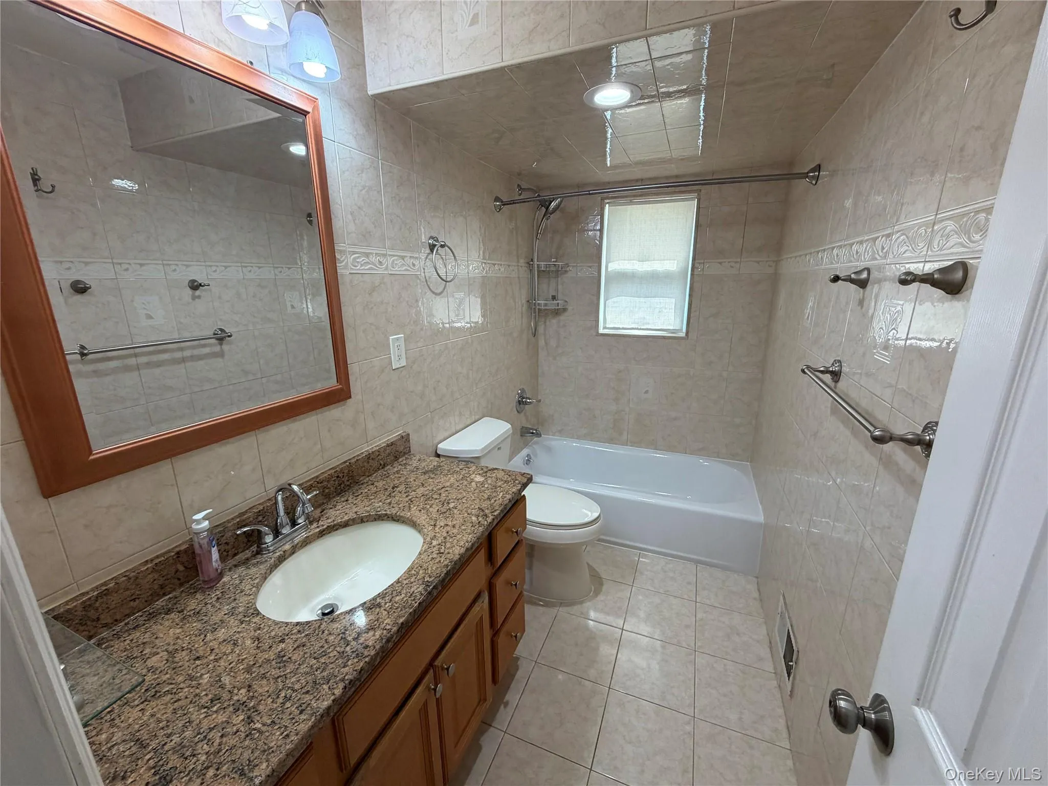 8311 169th Street, New York, NY, 3 Bedrooms Bedrooms, 6 Rooms Rooms,2 BathroomsBathrooms,Residential Lease,For Rent,169th,0,982039 8311 169th Street, New York, NY, 3 Bedrooms Bedrooms, 6 Rooms Rooms,2 BathroomsBathrooms,Residential Lease,For Rent,169th,0,982039