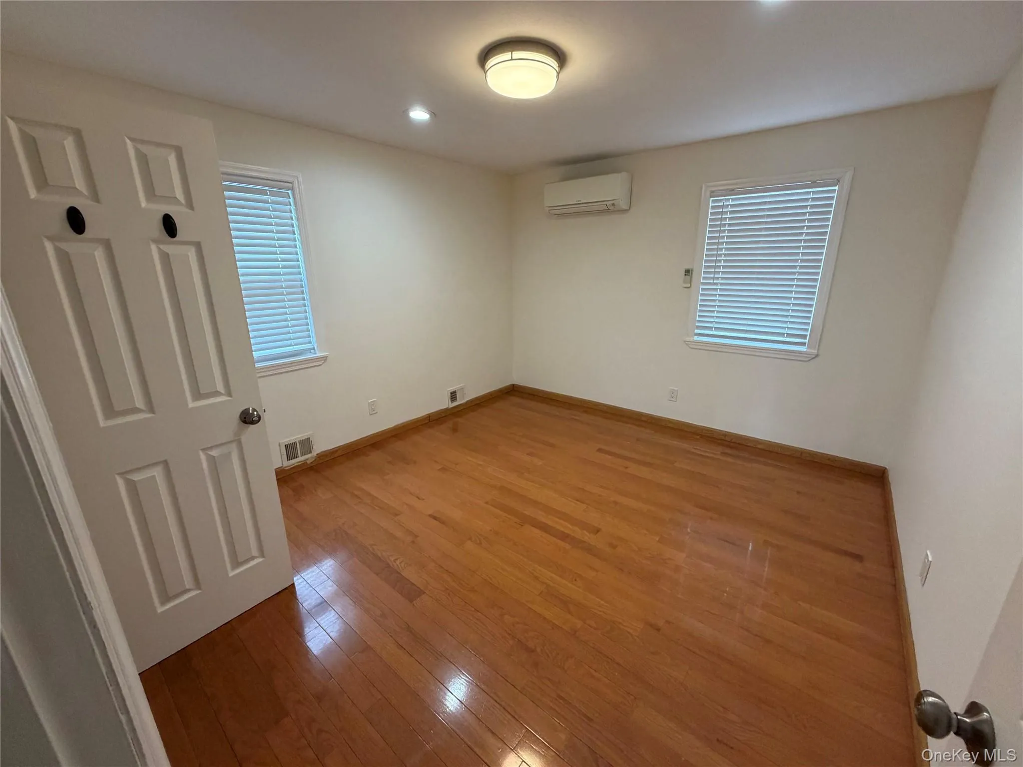 8311 169th Street, New York, NY, 3 Bedrooms Bedrooms, 6 Rooms Rooms,2 BathroomsBathrooms,Residential Lease,For Rent,169th,0,982039 8311 169th Street, New York, NY, 3 Bedrooms Bedrooms, 6 Rooms Rooms,2 BathroomsBathrooms,Residential Lease,For Rent,169th,0,982039