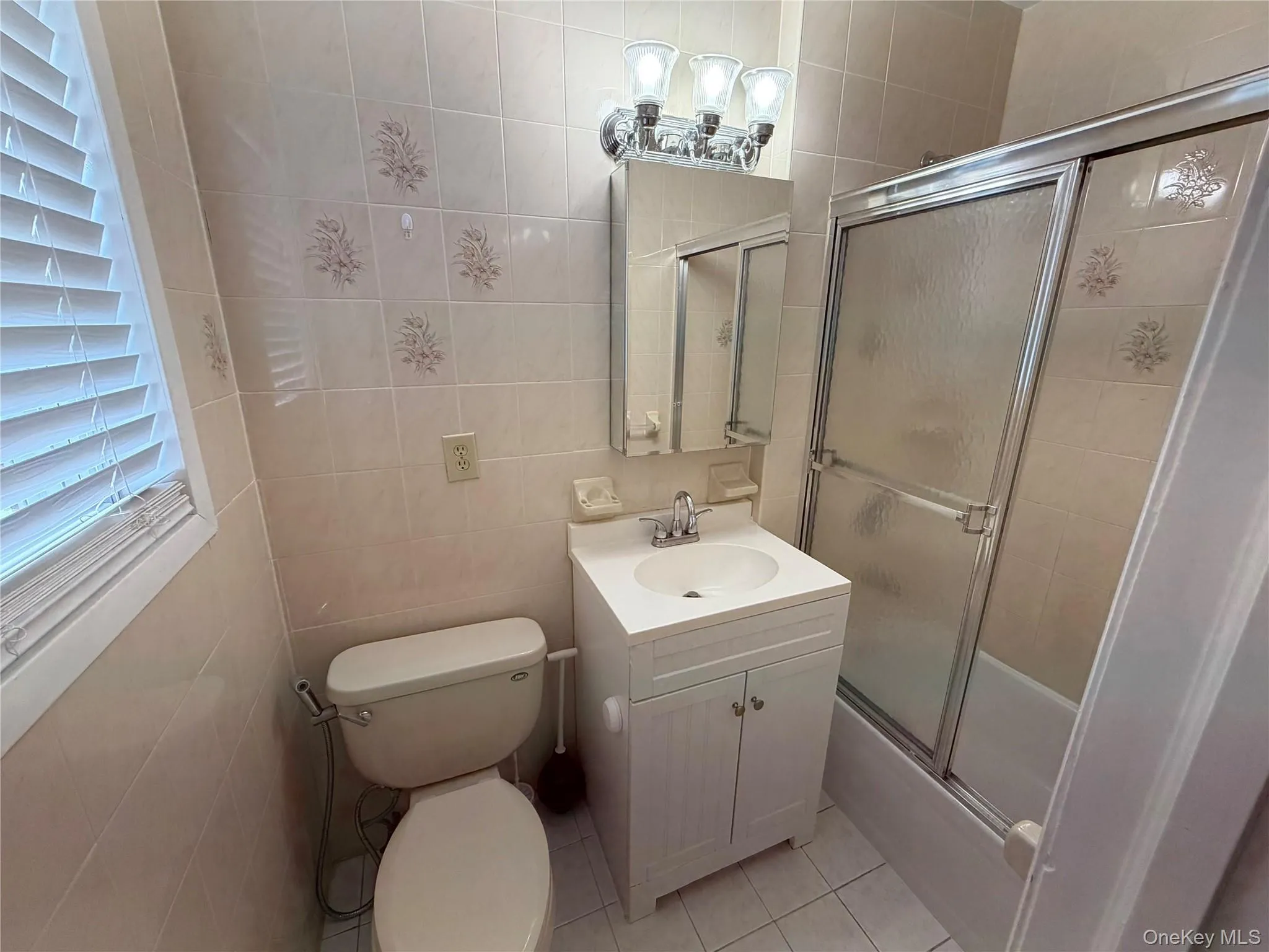8311 169th Street, New York, NY, 3 Bedrooms Bedrooms, 6 Rooms Rooms,2 BathroomsBathrooms,Residential Lease,For Rent,169th,0,982039 8311 169th Street, New York, NY, 3 Bedrooms Bedrooms, 6 Rooms Rooms,2 BathroomsBathrooms,Residential Lease,For Rent,169th,0,982039