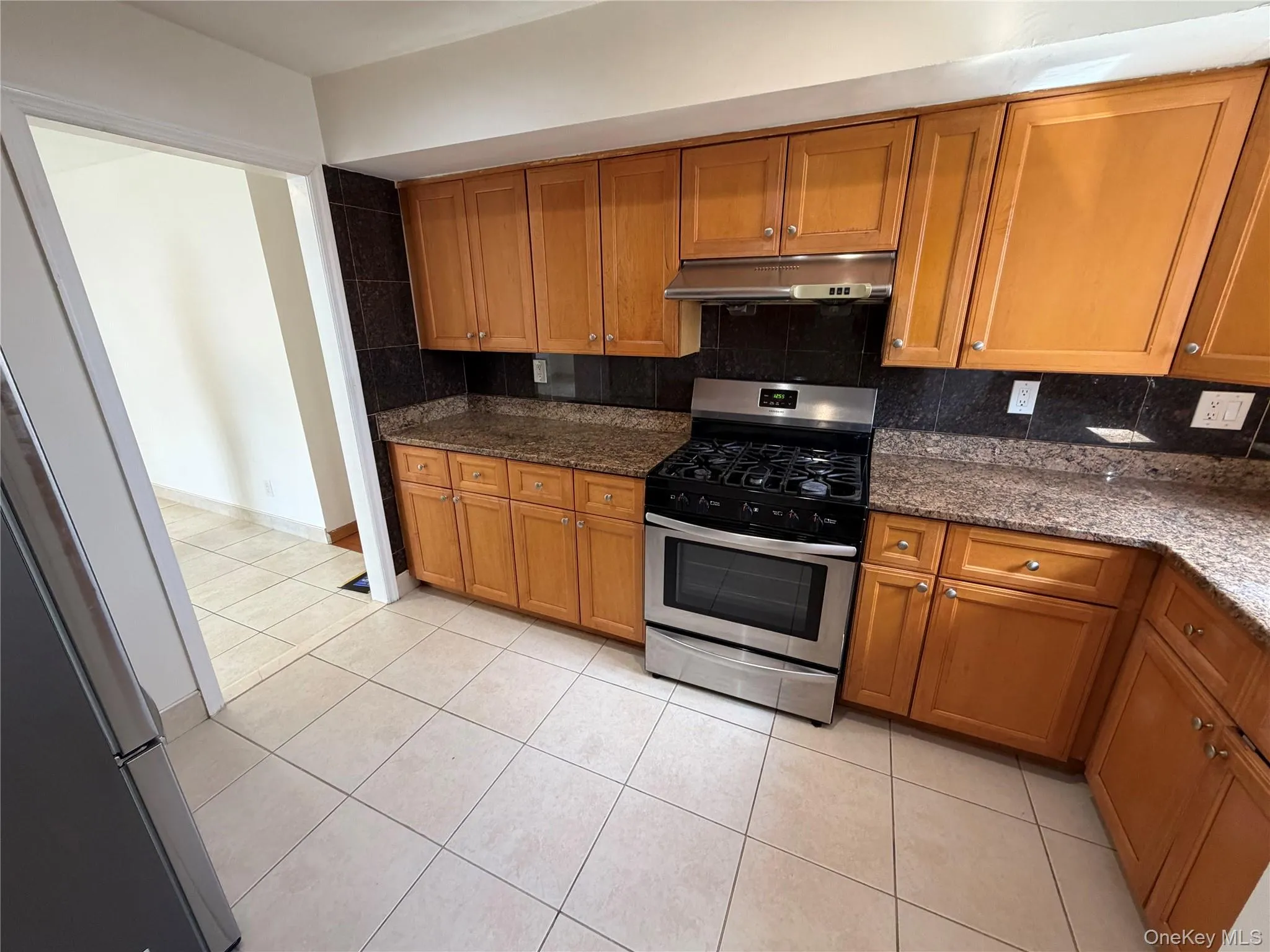 8311 169th Street, New York, NY, 3 Bedrooms Bedrooms, 6 Rooms Rooms,2 BathroomsBathrooms,Residential Lease,For Rent,169th,0,982039 8311 169th Street, New York, NY, 3 Bedrooms Bedrooms, 6 Rooms Rooms,2 BathroomsBathrooms,Residential Lease,For Rent,169th,0,982039