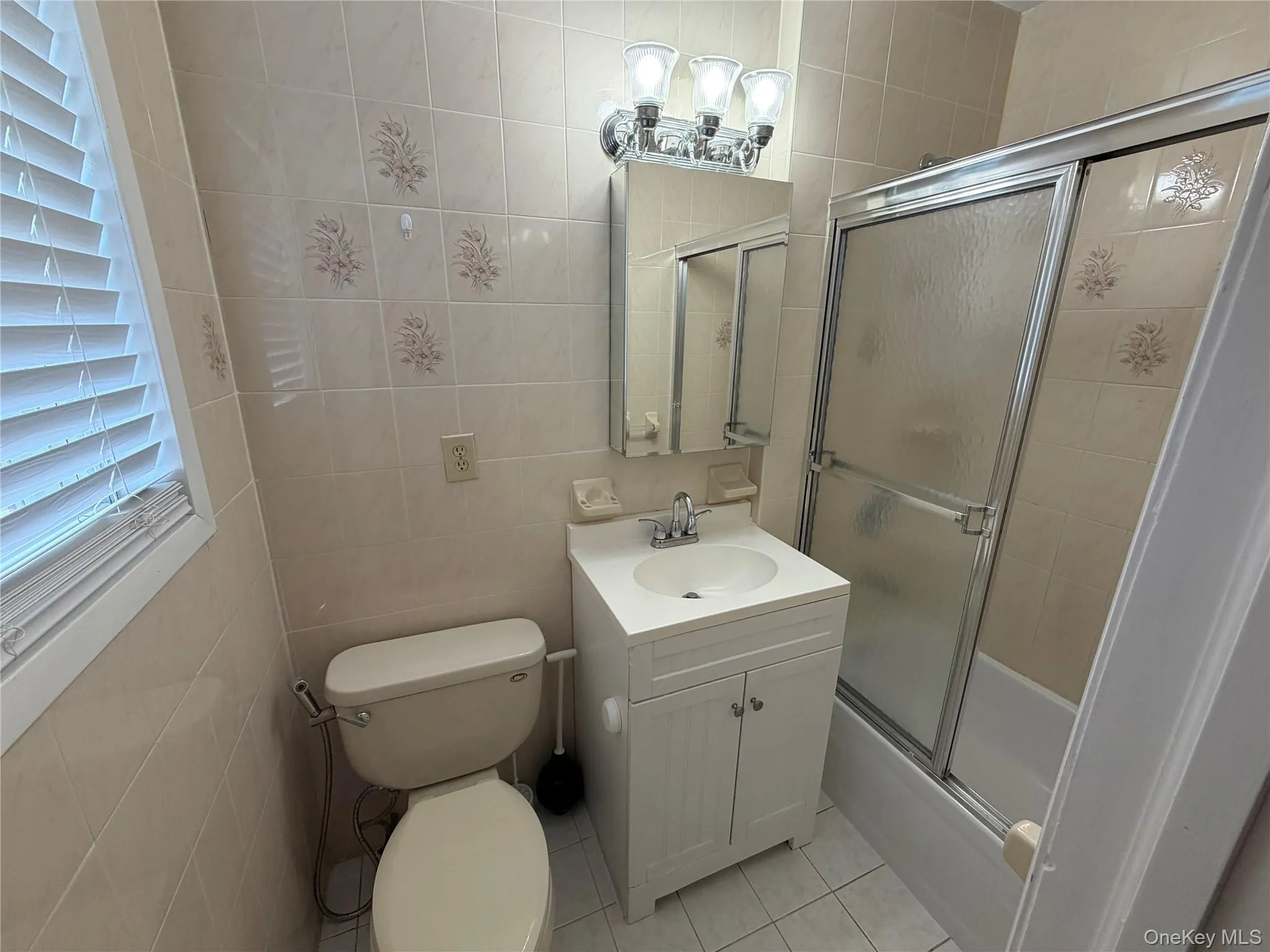 8311 169th Street, New York, NY, 3 Bedrooms Bedrooms, 6 Rooms Rooms,2 BathroomsBathrooms,Residential Lease,For Rent,169th,0,982039 8311 169th Street, New York, NY, 3 Bedrooms Bedrooms, 6 Rooms Rooms,2 BathroomsBathrooms,Residential Lease,For Rent,169th,0,982039