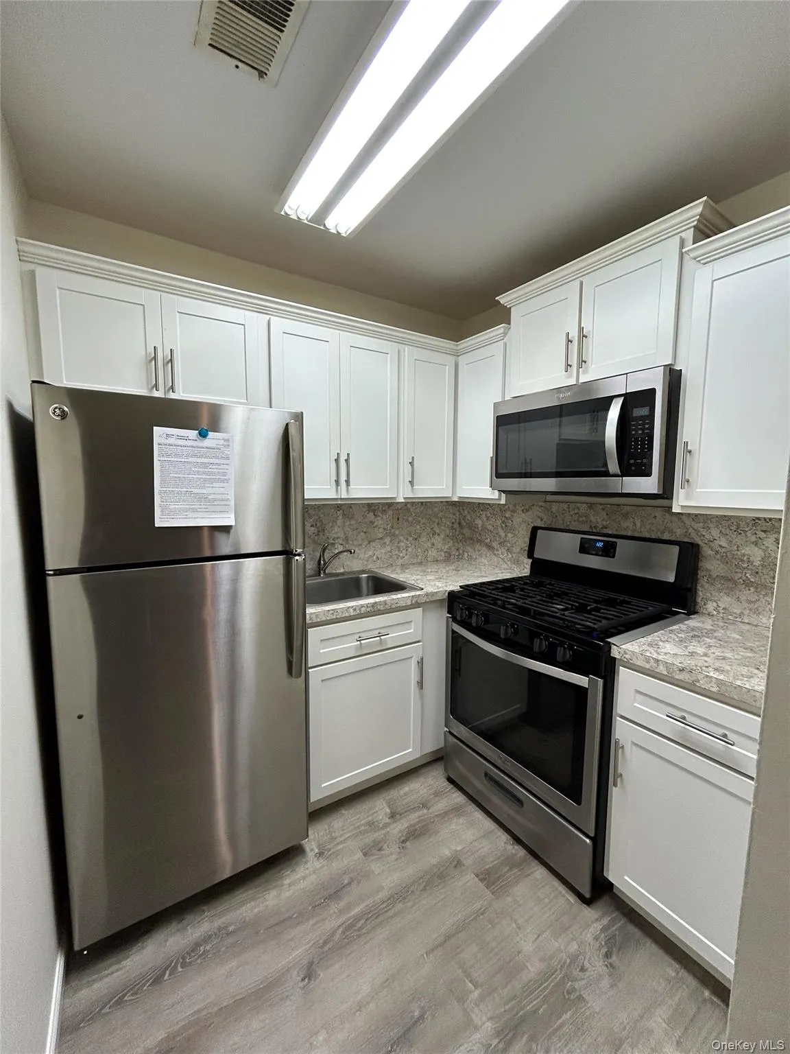 37 El Comino, Brookhaven, NY, 1 Bedroom Bedrooms, 4 Rooms Rooms,1 BathroomBathrooms,Residential Lease,For Rent,El Comino,0,982069 37 El Comino, Brookhaven, NY, 1 Bedroom Bedrooms, 4 Rooms Rooms,1 BathroomBathrooms,Residential Lease,For Rent,El Comino,0,982069