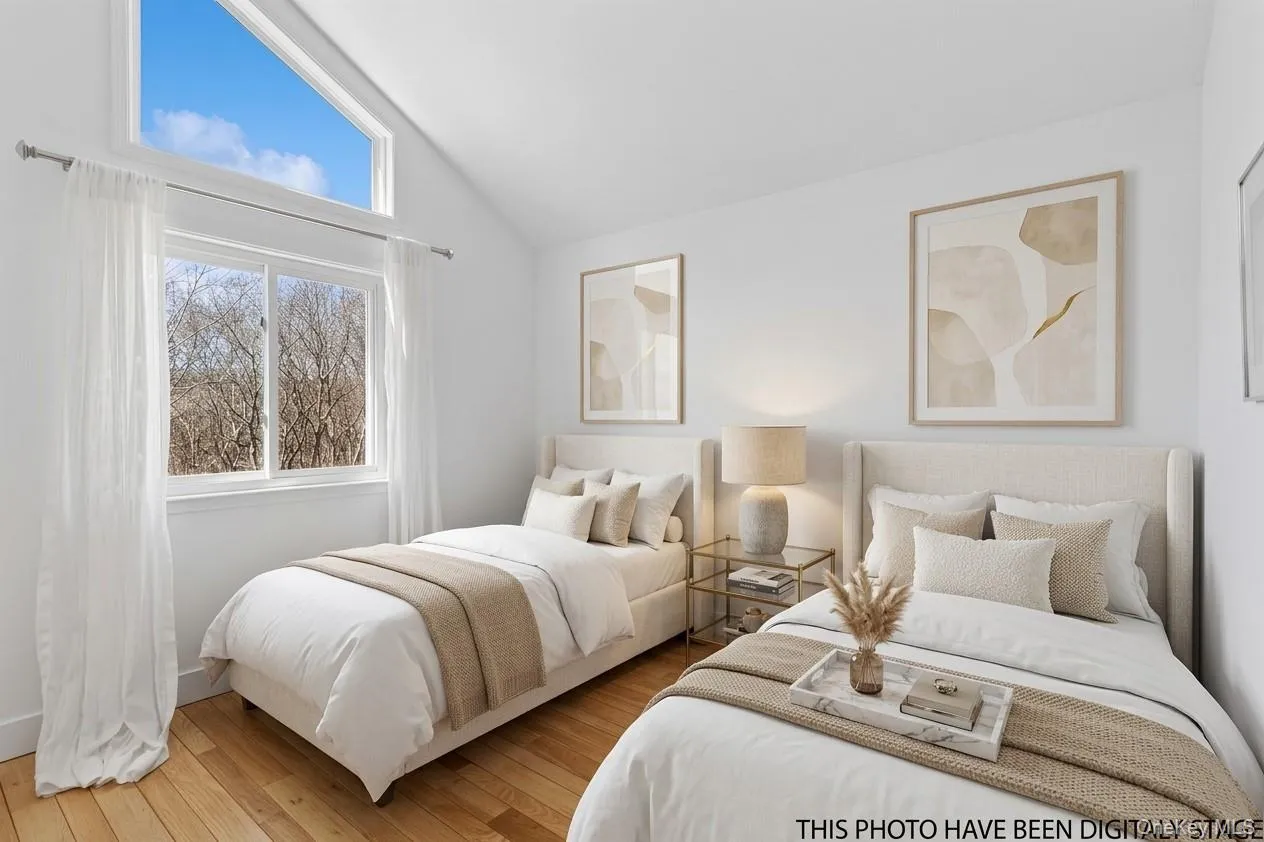 44 Diane Drive, East Hampton, New York 11937