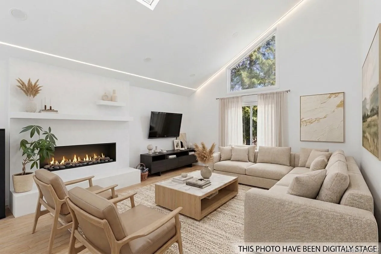 44 Diane Drive, East Hampton, New York 11937