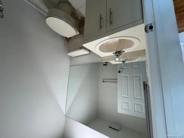 25 Norwood Road, North Hempstead, NY, 2 Bedrooms Bedrooms, 5 Rooms Rooms,2 BathroomsBathrooms,Residential Lease,For Rent,Norwood,0,982080 25 Norwood Road, North Hempstead, NY, 2 Bedrooms Bedrooms, 5 Rooms Rooms,2 BathroomsBathrooms,Residential Lease,For Rent,Norwood,0,982080