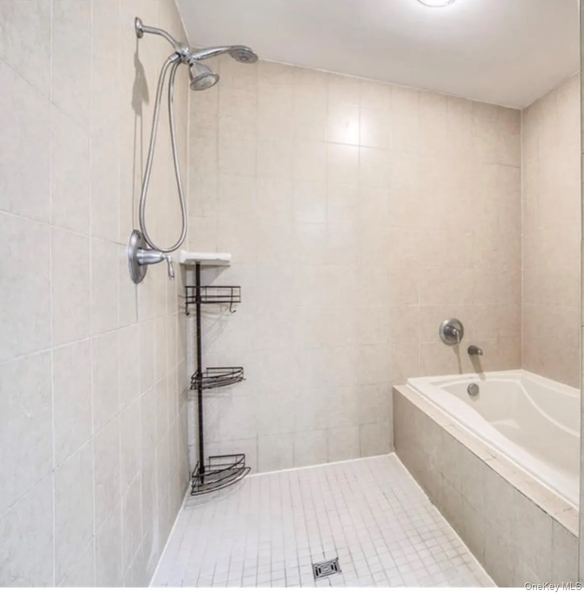 1321 Round Pointe Drive, Haverstraw, NY, 1 Bedroom Bedrooms, 5 Rooms Rooms,1 BathroomBathrooms,Residential Lease,For Rent,Round Pointe,0,982091 1321 Round Pointe Drive, Haverstraw, NY, 1 Bedroom Bedrooms, 5 Rooms Rooms,1 BathroomBathrooms,Residential Lease,For Rent,Round Pointe,0,982091