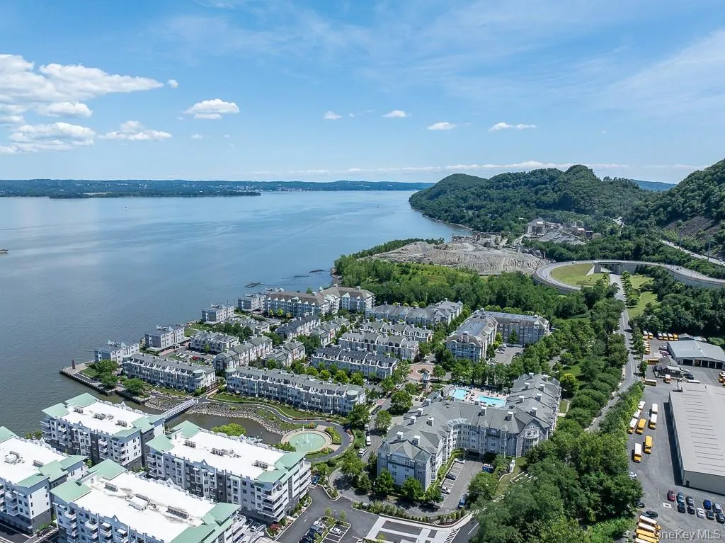 1321 Round Pointe Drive, Haverstraw, NY, 1 Bedroom Bedrooms, 5 Rooms Rooms,1 BathroomBathrooms,Residential Lease,For Rent,Round Pointe,0,982091 1321 Round Pointe Drive, Haverstraw, NY, 1 Bedroom Bedrooms, 5 Rooms Rooms,1 BathroomBathrooms,Residential Lease,For Rent,Round Pointe,0,982091