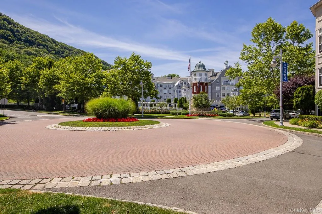 1321 Round Pointe Drive, Haverstraw, NY, 1 Bedroom Bedrooms, 5 Rooms Rooms,1 BathroomBathrooms,Residential Lease,For Rent,Round Pointe,0,982091 1321 Round Pointe Drive, Haverstraw, NY, 1 Bedroom Bedrooms, 5 Rooms Rooms,1 BathroomBathrooms,Residential Lease,For Rent,Round Pointe,0,982091