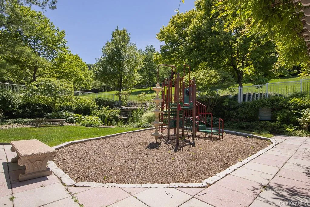 1321 Round Pointe Drive, Haverstraw, NY, 1 Bedroom Bedrooms, 5 Rooms Rooms,1 BathroomBathrooms,Residential Lease,For Rent,Round Pointe,0,982091 1321 Round Pointe Drive, Haverstraw, NY, 1 Bedroom Bedrooms, 5 Rooms Rooms,1 BathroomBathrooms,Residential Lease,For Rent,Round Pointe,0,982091