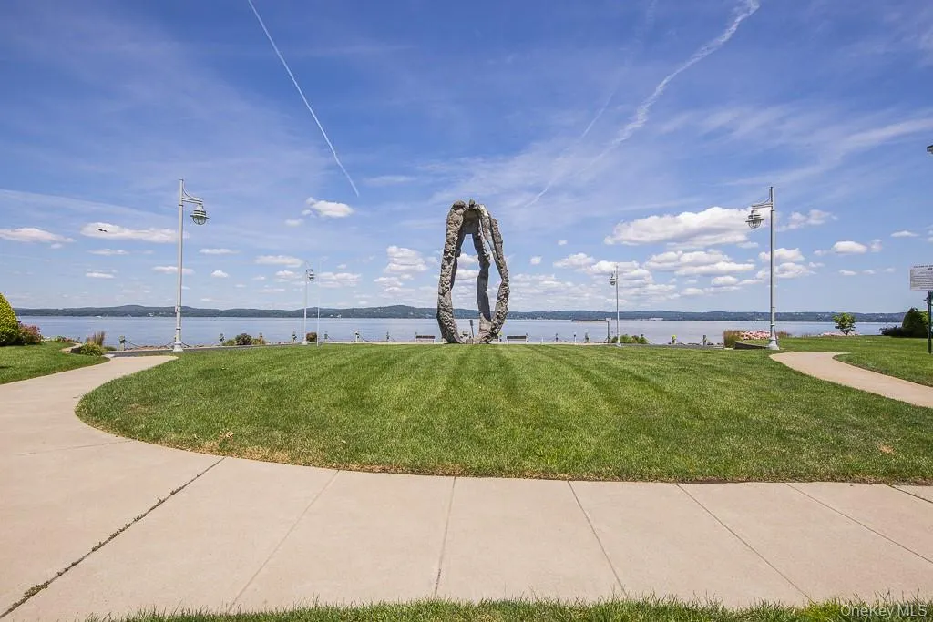 1321 Round Pointe Drive, Haverstraw, NY, 1 Bedroom Bedrooms, 5 Rooms Rooms,1 BathroomBathrooms,Residential Lease,For Rent,Round Pointe,0,982091 1321 Round Pointe Drive, Haverstraw, NY, 1 Bedroom Bedrooms, 5 Rooms Rooms,1 BathroomBathrooms,Residential Lease,For Rent,Round Pointe,0,982091