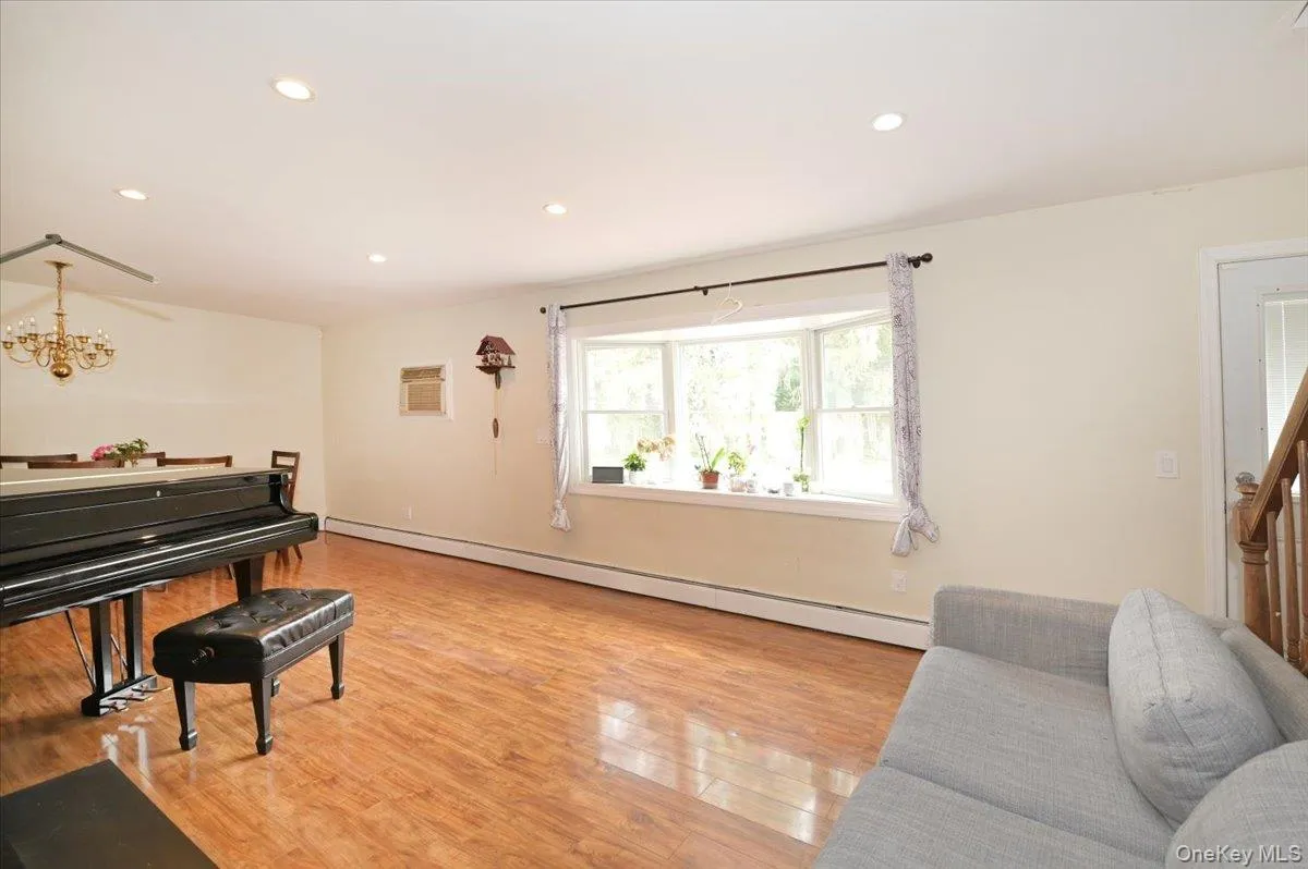 43 Flagstone Lane, Hempstead, NY, 5 Bedrooms Bedrooms, 7 Rooms Rooms,1 BathroomBathrooms,Residential Lease,For Rent,Flagstone,0,982092 43 Flagstone Lane, Hempstead, NY, 5 Bedrooms Bedrooms, 7 Rooms Rooms,1 BathroomBathrooms,Residential Lease,For Rent,Flagstone,0,982092
