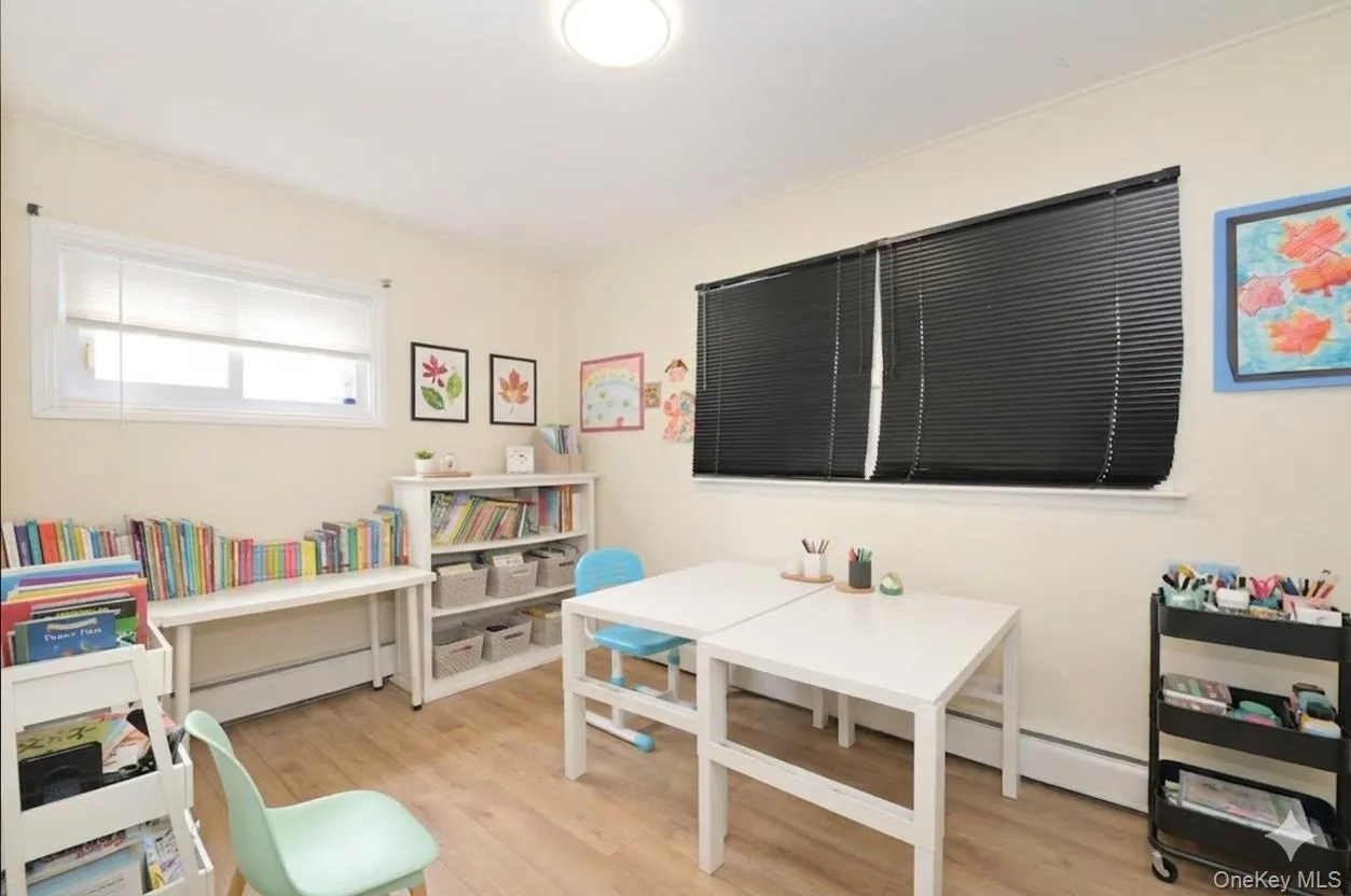 43 Flagstone Lane, Hempstead, NY, 5 Bedrooms Bedrooms, 7 Rooms Rooms,1 BathroomBathrooms,Residential Lease,For Rent,Flagstone,0,982092 43 Flagstone Lane, Hempstead, NY, 5 Bedrooms Bedrooms, 7 Rooms Rooms,1 BathroomBathrooms,Residential Lease,For Rent,Flagstone,0,982092