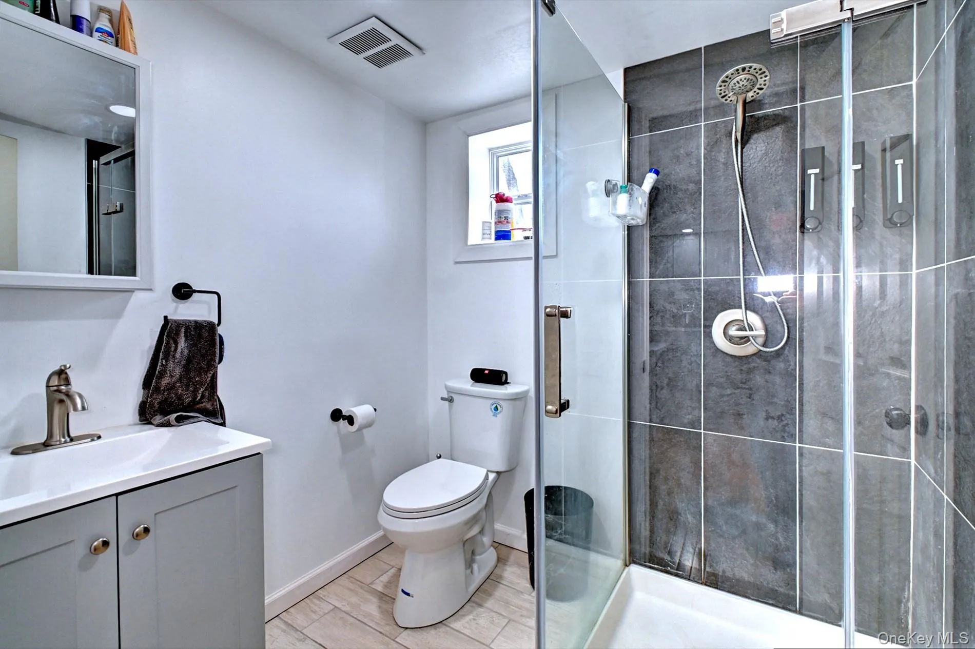 12 Bruce Lane, Smithtown, NY, 4 Bedrooms Bedrooms, 8 Rooms Rooms,2 BathroomsBathrooms,Residential,For Rent,Bruce,0,982095 12 Bruce Lane, Smithtown, NY, 4 Bedrooms Bedrooms, 8 Rooms Rooms,2 BathroomsBathrooms,Residential,For Rent,Bruce,0,982095