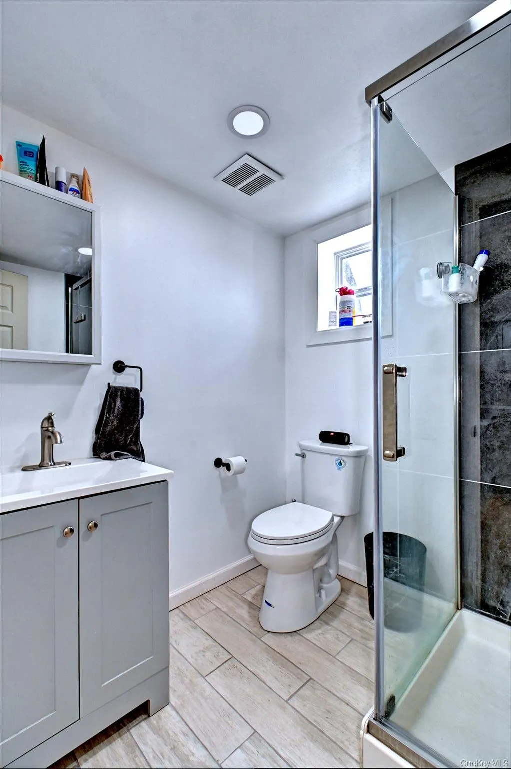 12 Bruce Lane, Smithtown, NY, 4 Bedrooms Bedrooms, 8 Rooms Rooms,2 BathroomsBathrooms,Residential,For Rent,Bruce,0,982095 12 Bruce Lane, Smithtown, NY, 4 Bedrooms Bedrooms, 8 Rooms Rooms,2 BathroomsBathrooms,Residential,For Rent,Bruce,0,982095
