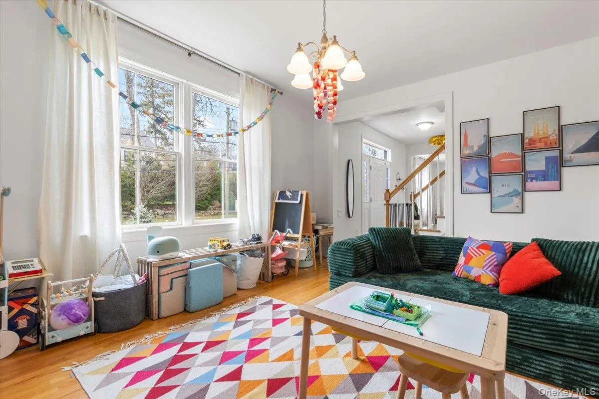 90 Central Avenue, Rye City, NY, 4 Bedrooms Bedrooms, 10 Rooms Rooms,2 BathroomsBathrooms,Residential Lease,For Rent,Central,0,982113 90 Central Avenue, Rye City, NY, 4 Bedrooms Bedrooms, 10 Rooms Rooms,2 BathroomsBathrooms,Residential Lease,For Rent,Central,0,982113