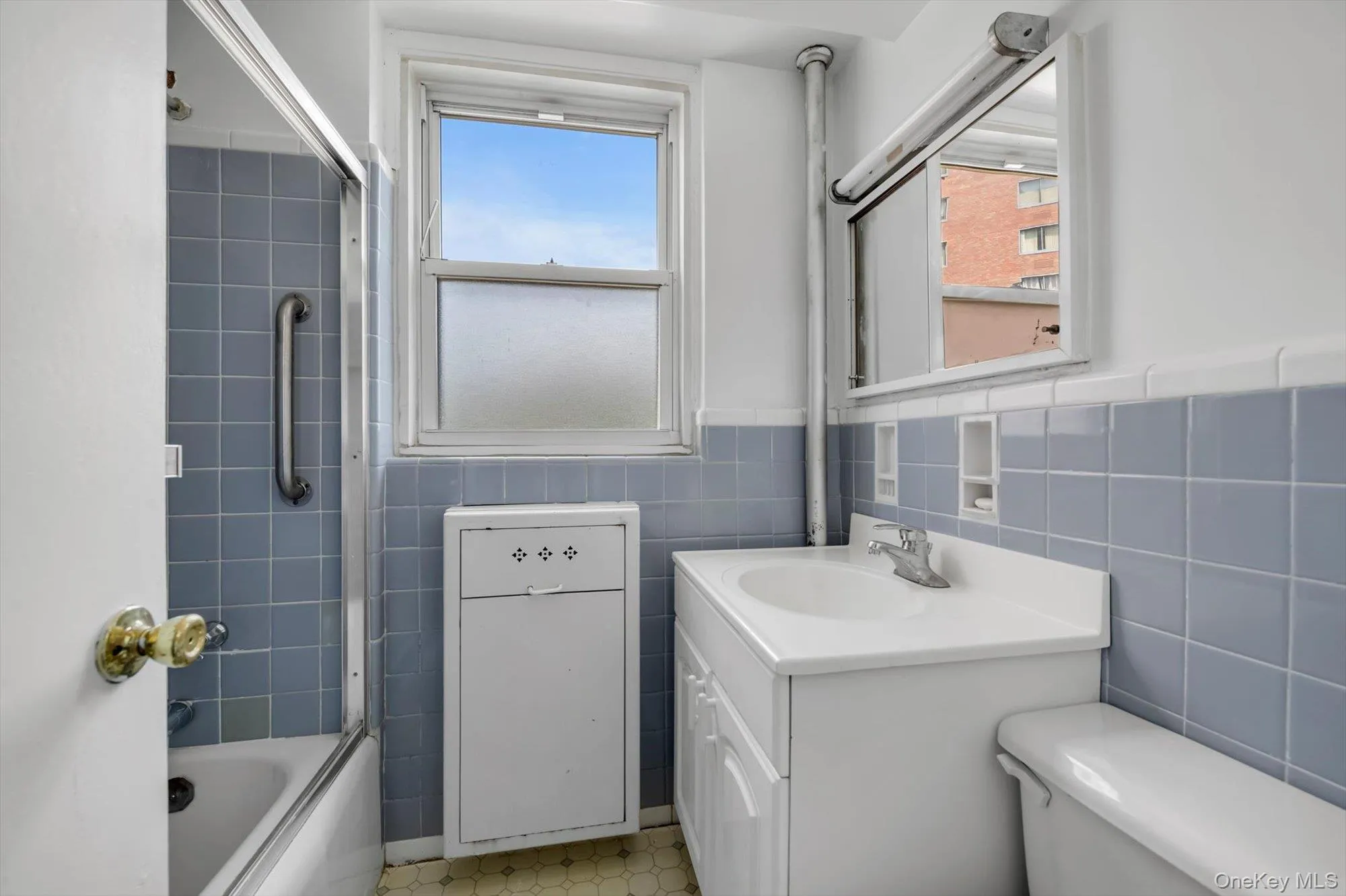 97-10 62 Drive, New York, NY, 2 Bedrooms Bedrooms, 4 Rooms Rooms,1 BathroomBathrooms,Residential,For Rent,62,0,982118 97-10 62 Drive, New York, NY, 2 Bedrooms Bedrooms, 4 Rooms Rooms,1 BathroomBathrooms,Residential,For Rent,62,0,982118