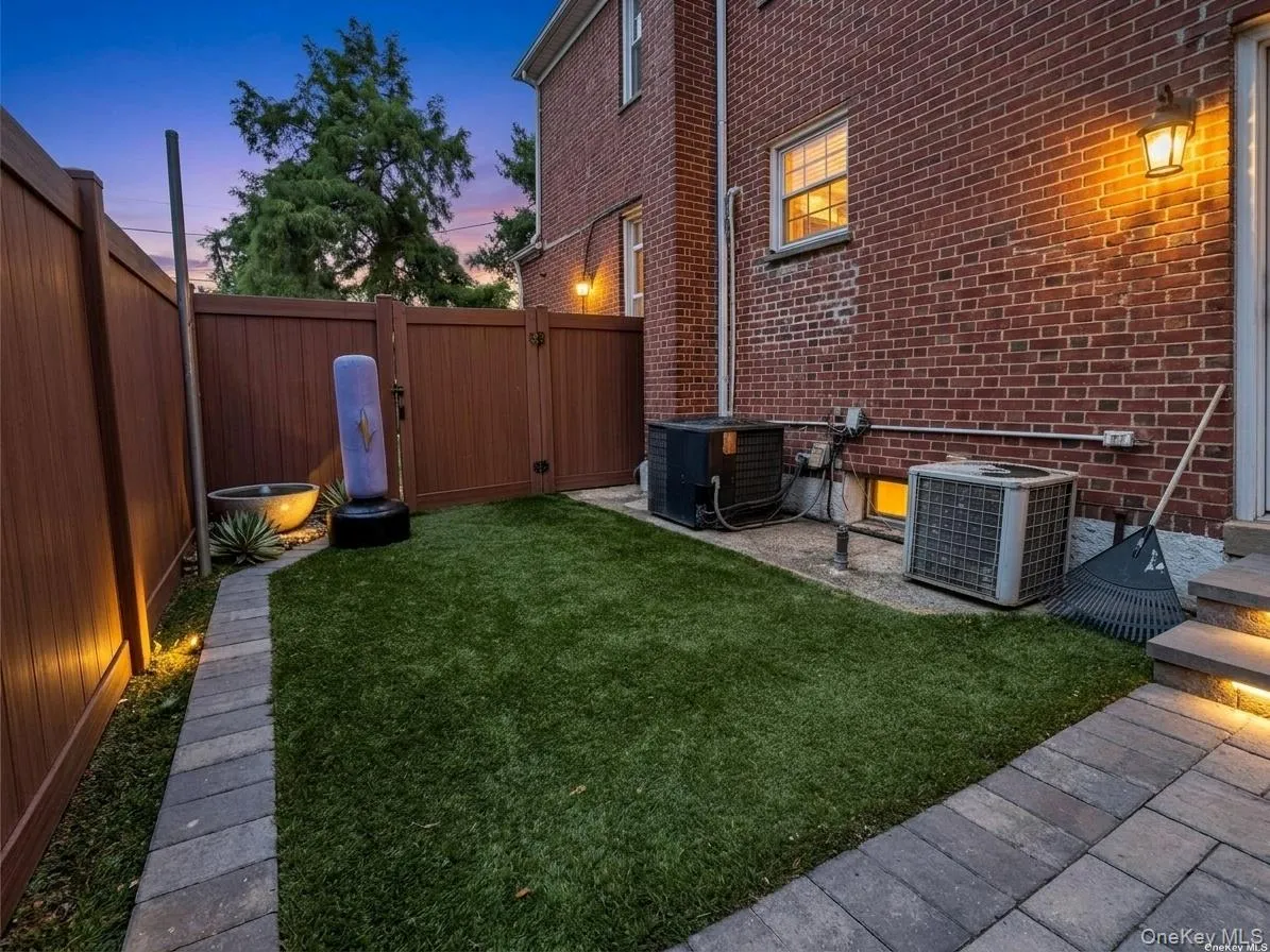 396 Chestnut Avenue, Hempstead, NY, 6 Bedrooms Bedrooms, 9 Rooms Rooms,3 BathroomsBathrooms,Residential,For Rent,Chestnut,0,982126 396 Chestnut Avenue, Hempstead, NY, 6 Bedrooms Bedrooms, 9 Rooms Rooms,3 BathroomsBathrooms,Residential,For Rent,Chestnut,0,982126