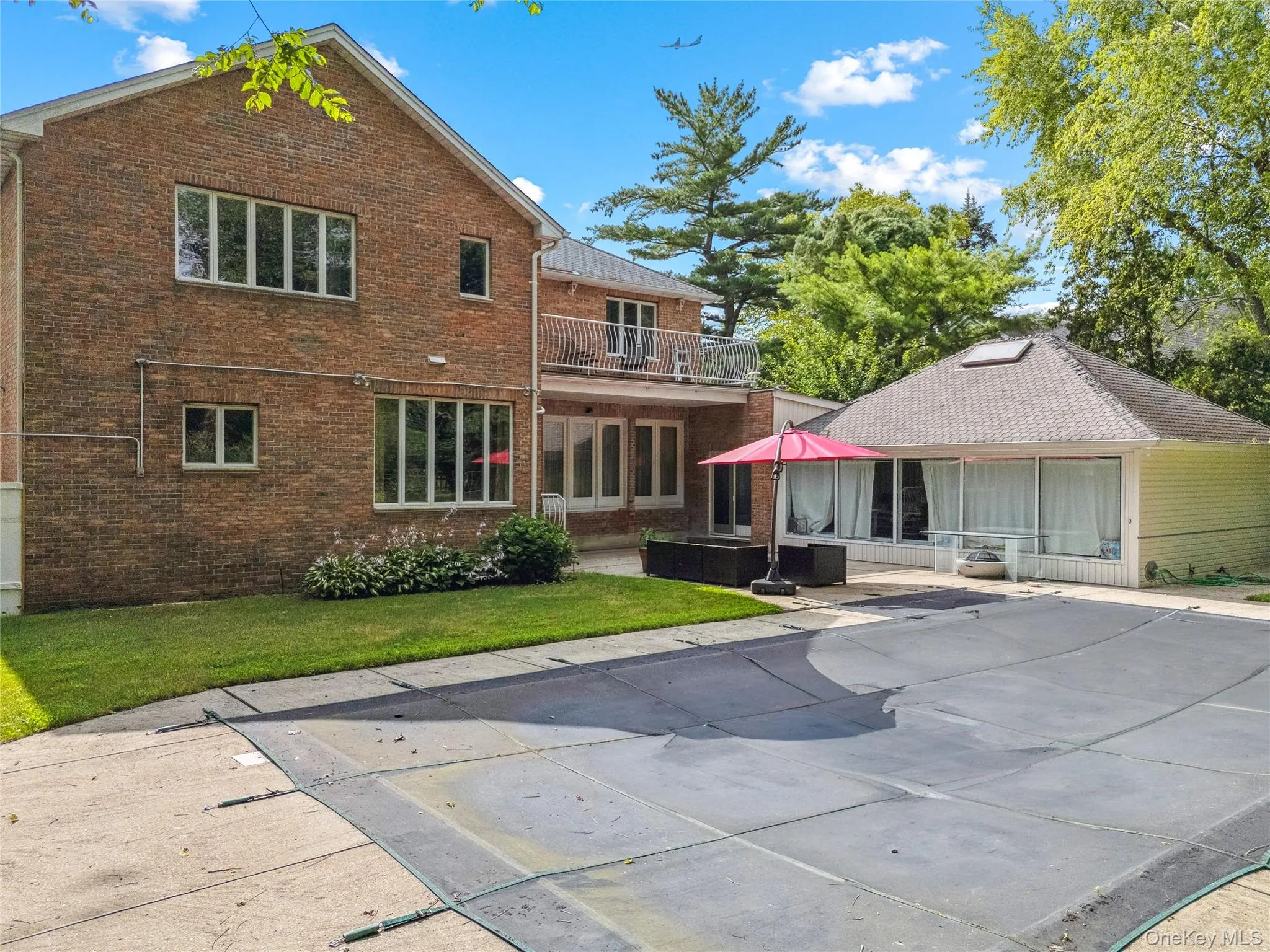 8 Percheron Lane, North Hempstead, NY, 5 Bedrooms Bedrooms, 12 Rooms Rooms,4 BathroomsBathrooms,Residential,For Rent,Percheron,0,982131 8 Percheron Lane, North Hempstead, NY, 5 Bedrooms Bedrooms, 12 Rooms Rooms,4 BathroomsBathrooms,Residential,For Rent,Percheron,0,982131