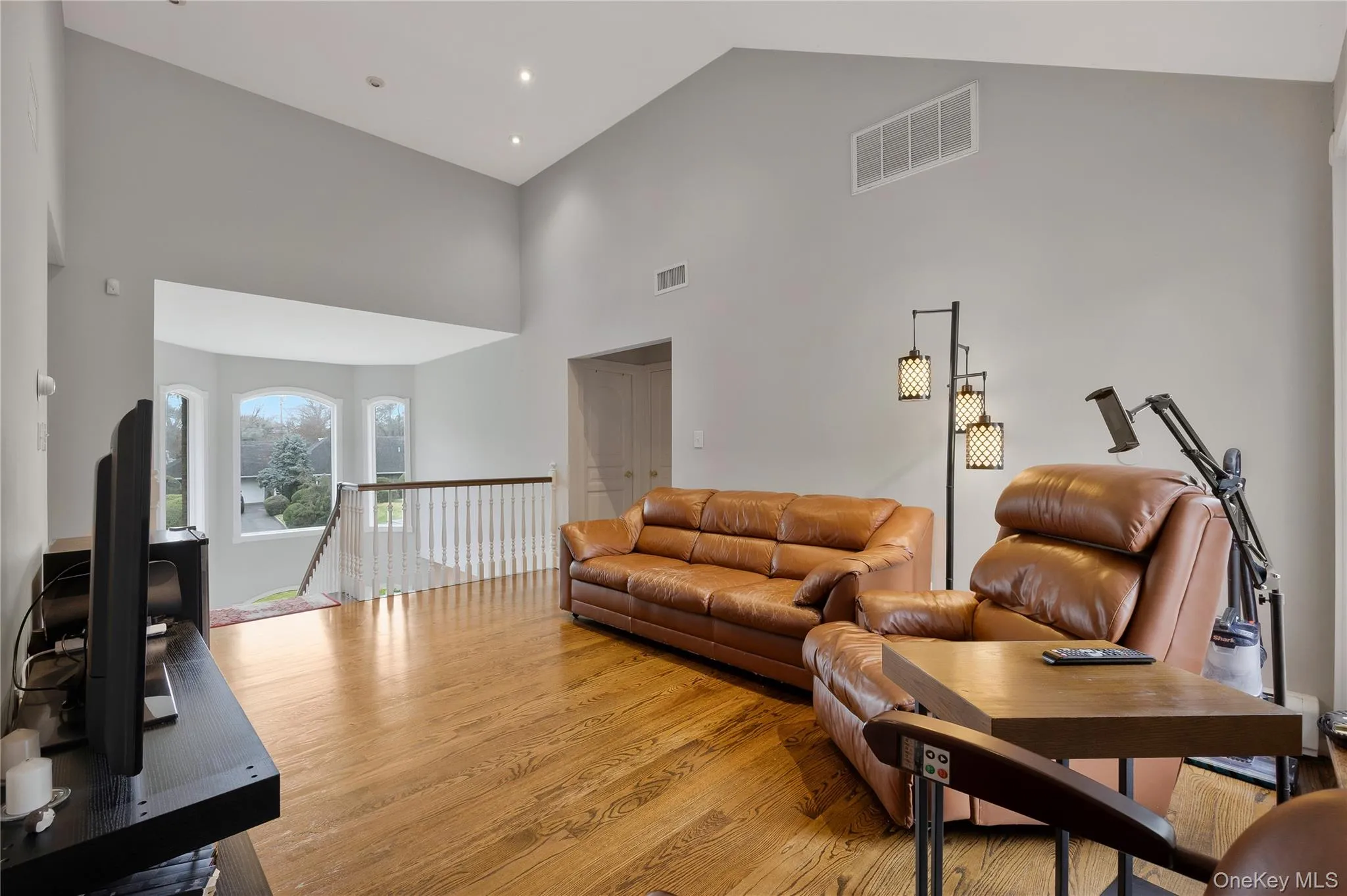8 Percheron Lane, North Hempstead, NY, 5 Bedrooms Bedrooms, 12 Rooms Rooms,4 BathroomsBathrooms,Residential,For Rent,Percheron,0,982131 8 Percheron Lane, North Hempstead, NY, 5 Bedrooms Bedrooms, 12 Rooms Rooms,4 BathroomsBathrooms,Residential,For Rent,Percheron,0,982131