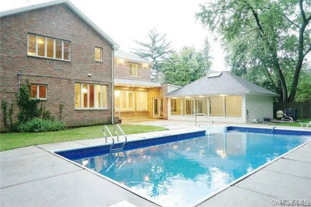 8 Percheron Lane, North Hempstead, NY, 5 Bedrooms Bedrooms, 12 Rooms Rooms,4 BathroomsBathrooms,Residential,For Rent,Percheron,0,982131 8 Percheron Lane, North Hempstead, NY, 5 Bedrooms Bedrooms, 12 Rooms Rooms,4 BathroomsBathrooms,Residential,For Rent,Percheron,0,982131