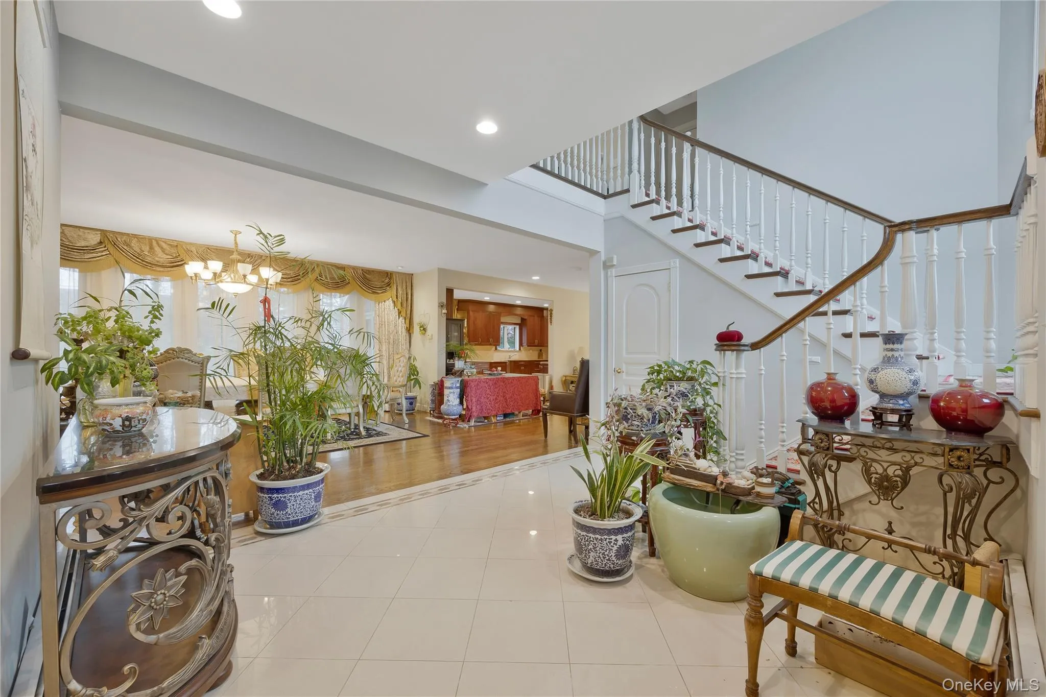8 Percheron Lane, North Hempstead, NY, 5 Bedrooms Bedrooms, 12 Rooms Rooms,4 BathroomsBathrooms,Residential,For Rent,Percheron,0,982131 8 Percheron Lane, North Hempstead, NY, 5 Bedrooms Bedrooms, 12 Rooms Rooms,4 BathroomsBathrooms,Residential,For Rent,Percheron,0,982131