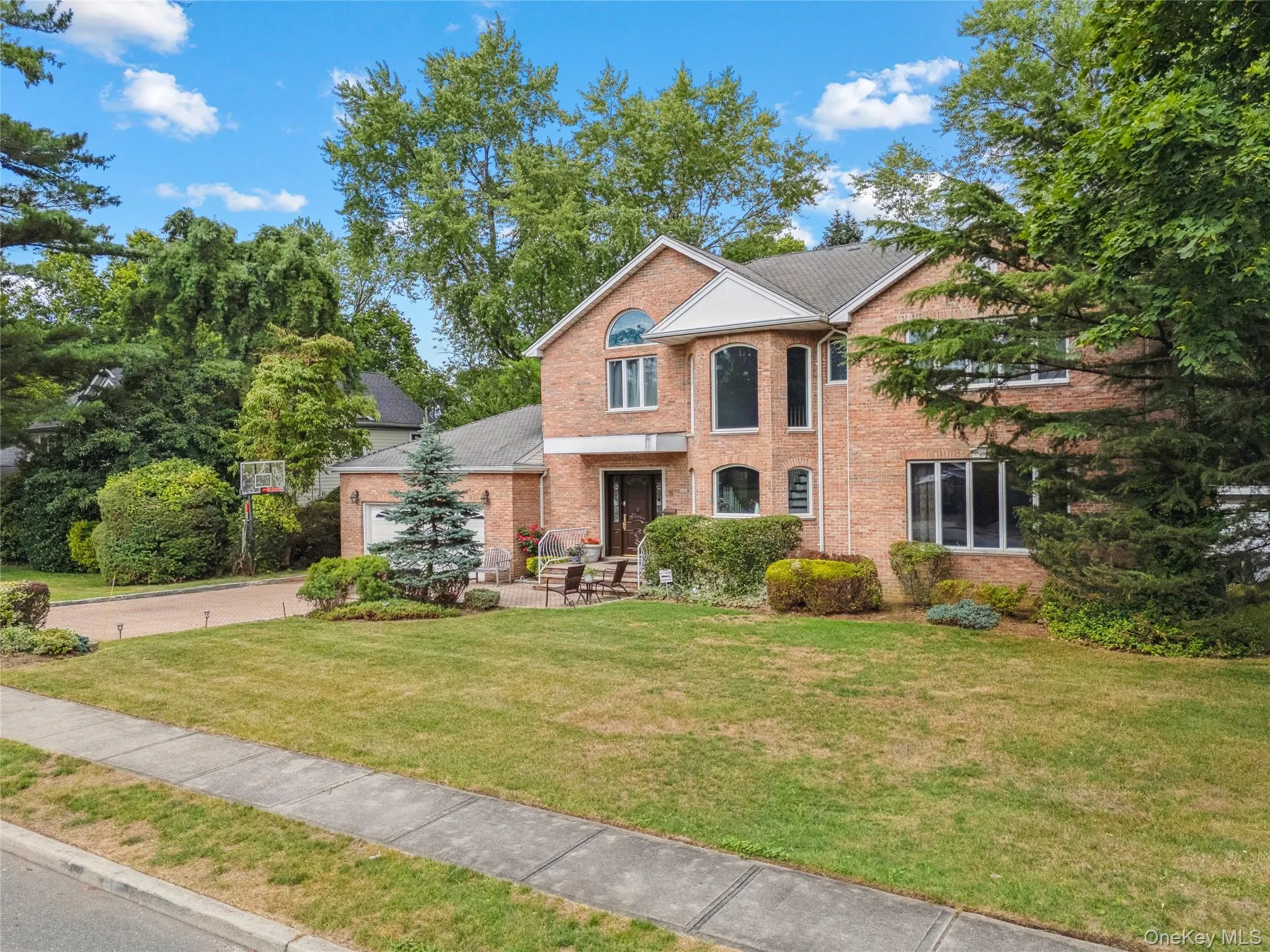 8 Percheron Lane, North Hempstead, NY, 5 Bedrooms Bedrooms, 12 Rooms Rooms,4 BathroomsBathrooms,Residential,For Rent,Percheron,0,982131 8 Percheron Lane, North Hempstead, NY, 5 Bedrooms Bedrooms, 12 Rooms Rooms,4 BathroomsBathrooms,Residential,For Rent,Percheron,0,982131