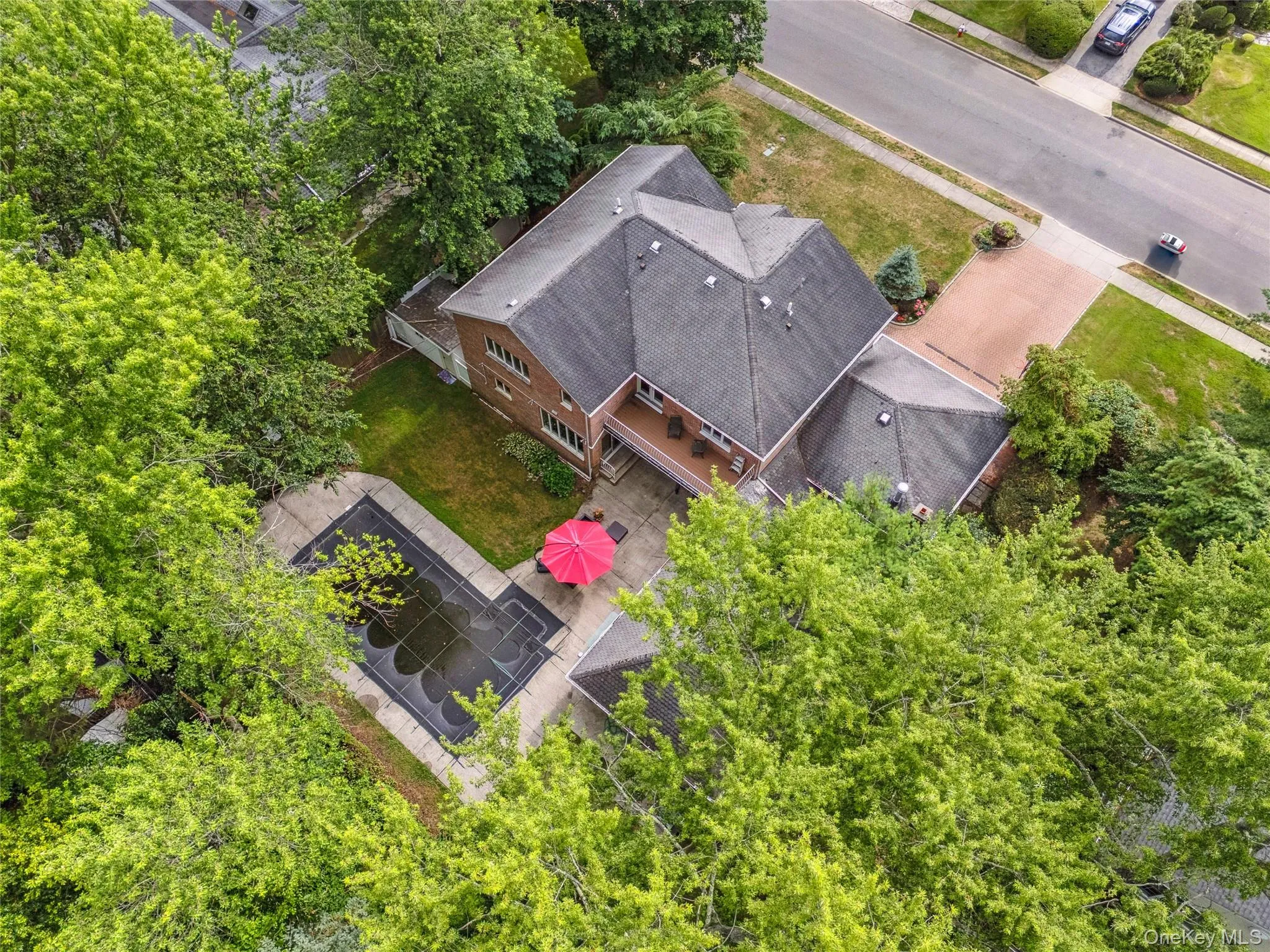 8 Percheron Lane, North Hempstead, NY, 5 Bedrooms Bedrooms, 12 Rooms Rooms,4 BathroomsBathrooms,Residential,For Rent,Percheron,0,982131 8 Percheron Lane, North Hempstead, NY, 5 Bedrooms Bedrooms, 12 Rooms Rooms,4 BathroomsBathrooms,Residential,For Rent,Percheron,0,982131
