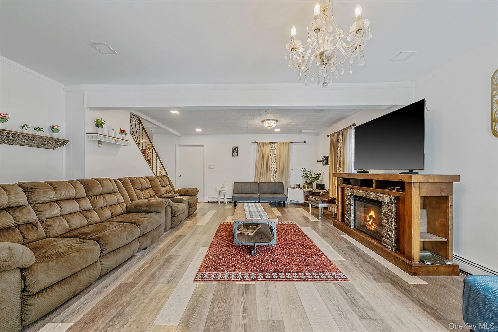 2 Drake Lane, Hempstead, NY, 4 Bedrooms Bedrooms, 8 Rooms Rooms,2 BathroomsBathrooms,Residential,For Rent,Drake,0,982133 2 Drake Lane, Hempstead, NY, 4 Bedrooms Bedrooms, 8 Rooms Rooms,2 BathroomsBathrooms,Residential,For Rent,Drake,0,982133