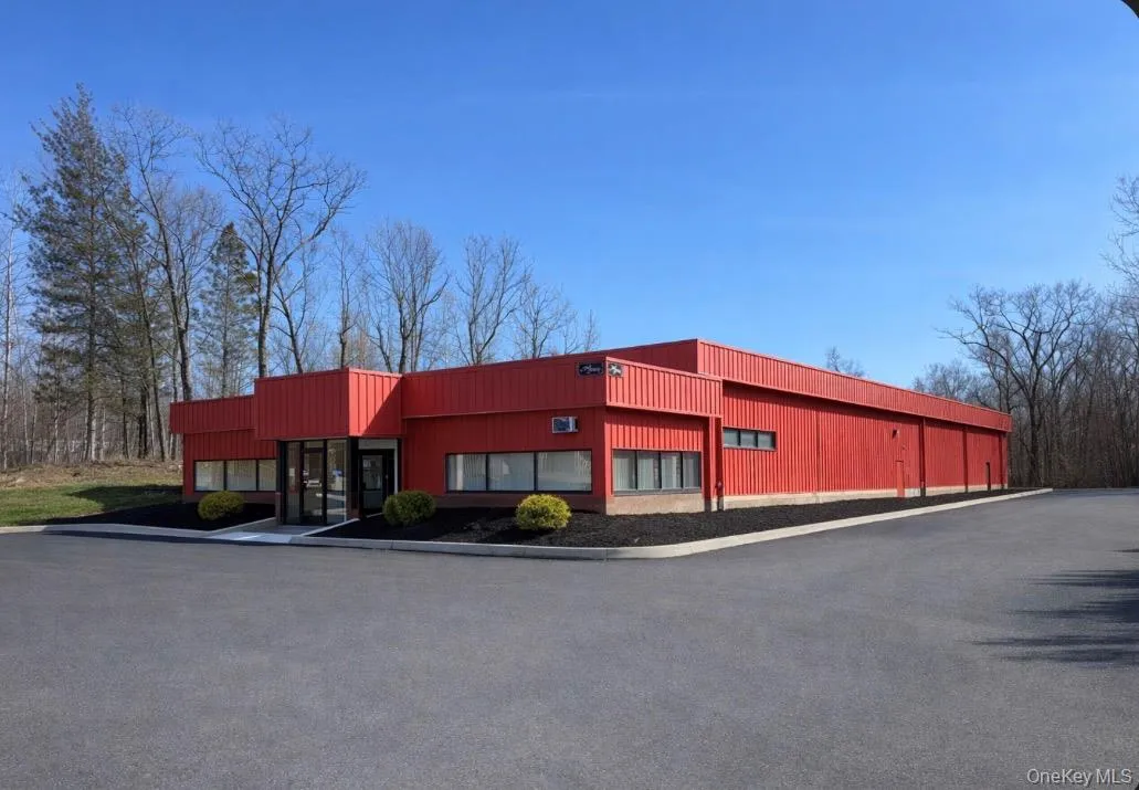 The layout is both functional and flexible, allowing for offices, retail, or mixed-use configurations. Ample parking and convenient access make this an ideal location for any growing business looking to establish. The layout is both functional and flexible, allowing for offices, retail, or mixed-use configurations. Ample parking and convenient access make this an ideal location for any growing business looking to establish.