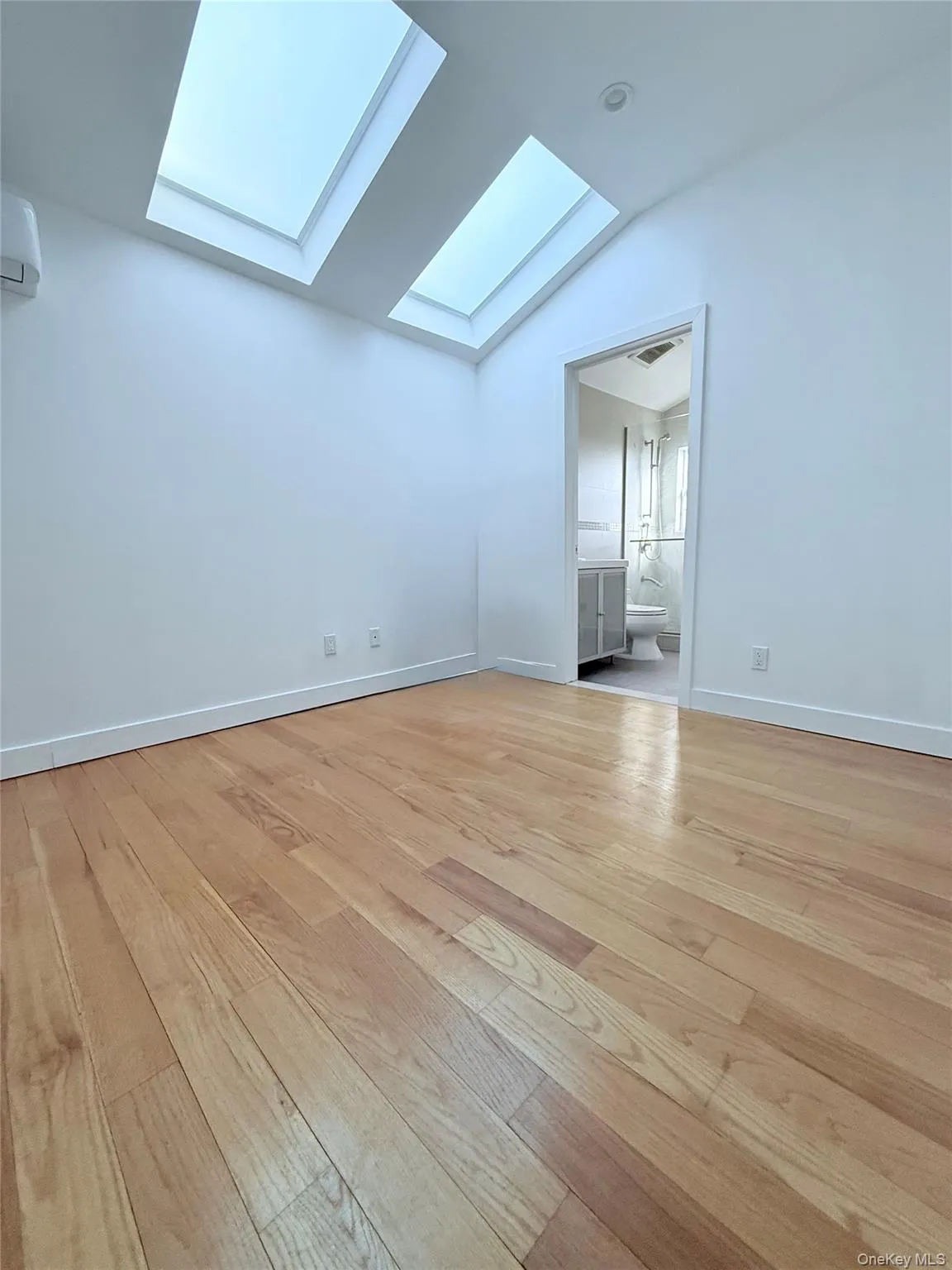 9510 95th Avenue, New York, NY, 3 Bedrooms Bedrooms, 5 Rooms Rooms,2 BathroomsBathrooms,Residential Lease,For Rent,95th,0,982150 9510 95th Avenue, New York, NY, 3 Bedrooms Bedrooms, 5 Rooms Rooms,2 BathroomsBathrooms,Residential Lease,For Rent,95th,0,982150