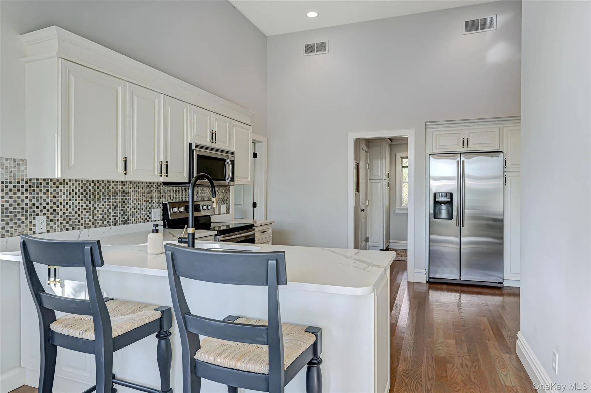 31B Club Lane, Southampton, NY, 3 Bedrooms Bedrooms, 6 Rooms Rooms,2 BathroomsBathrooms,Residential Lease,For Rent,Club,0,982167 31B Club Lane, Southampton, NY, 3 Bedrooms Bedrooms, 6 Rooms Rooms,2 BathroomsBathrooms,Residential Lease,For Rent,Club,0,982167