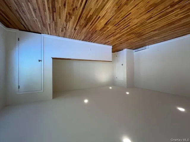 56 Sintsink Drive, North Hempstead, NY, 1 Bedroom Bedrooms, 3 Rooms Rooms,1 BathroomBathrooms,Residential Lease,For Rent,Sintsink,0,982172 56 Sintsink Drive, North Hempstead, NY, 1 Bedroom Bedrooms, 3 Rooms Rooms,1 BathroomBathrooms,Residential Lease,For Rent,Sintsink,0,982172