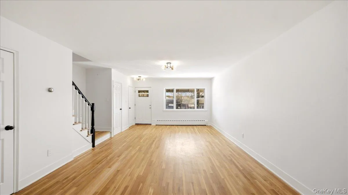 3337 Gunther Avenue, New York, NY, 3 Bedrooms Bedrooms, 9 Rooms Rooms,2 BathroomsBathrooms,Residential,For Rent,Gunther,0,982180 3337 Gunther Avenue, New York, NY, 3 Bedrooms Bedrooms, 9 Rooms Rooms,2 BathroomsBathrooms,Residential,For Rent,Gunther,0,982180