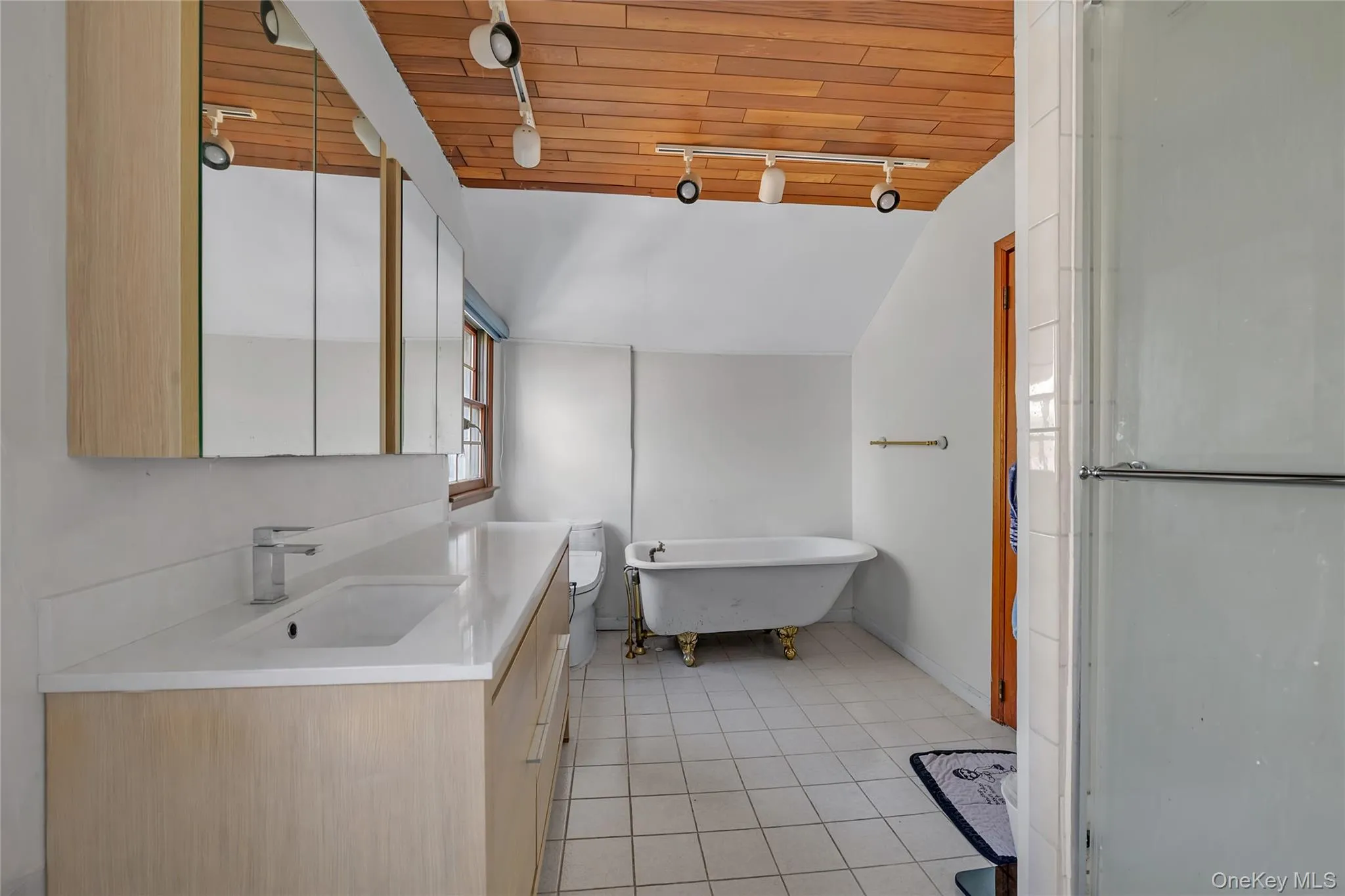 40-19 218th Street, New York, NY, 5 Bedrooms Bedrooms, 9 Rooms Rooms,2 BathroomsBathrooms,Residential,For Rent,218th,0,982199 40-19 218th Street, New York, NY, 5 Bedrooms Bedrooms, 9 Rooms Rooms,2 BathroomsBathrooms,Residential,For Rent,218th,0,982199