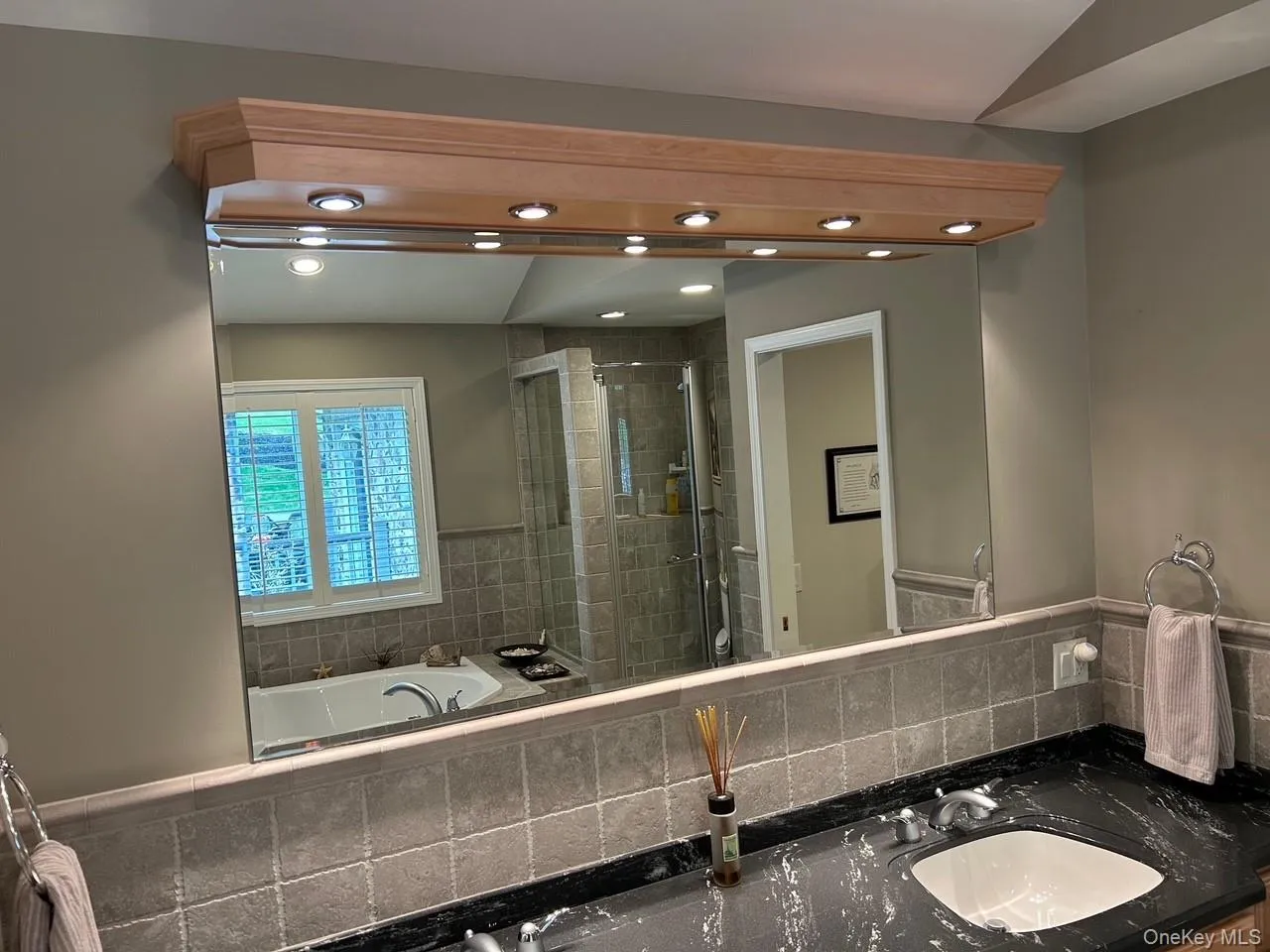 Master Bathroom Master Bathroom