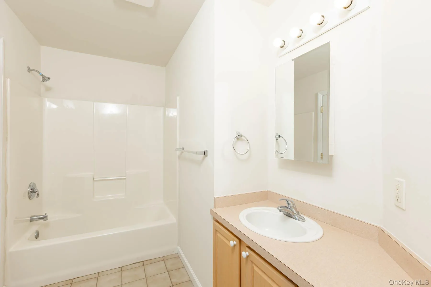 105 Flurry Lane, Babylon, NY, 2 Bedrooms Bedrooms, 5 Rooms Rooms,1 BathroomBathrooms,Residential Lease,For Rent,Flurry,0,982206 105 Flurry Lane, Babylon, NY, 2 Bedrooms Bedrooms, 5 Rooms Rooms,1 BathroomBathrooms,Residential Lease,For Rent,Flurry,0,982206