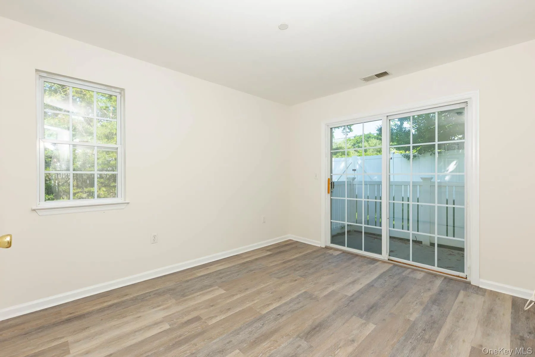 105 Flurry Lane, Babylon, NY, 2 Bedrooms Bedrooms, 5 Rooms Rooms,1 BathroomBathrooms,Residential Lease,For Rent,Flurry,0,982206 105 Flurry Lane, Babylon, NY, 2 Bedrooms Bedrooms, 5 Rooms Rooms,1 BathroomBathrooms,Residential Lease,For Rent,Flurry,0,982206