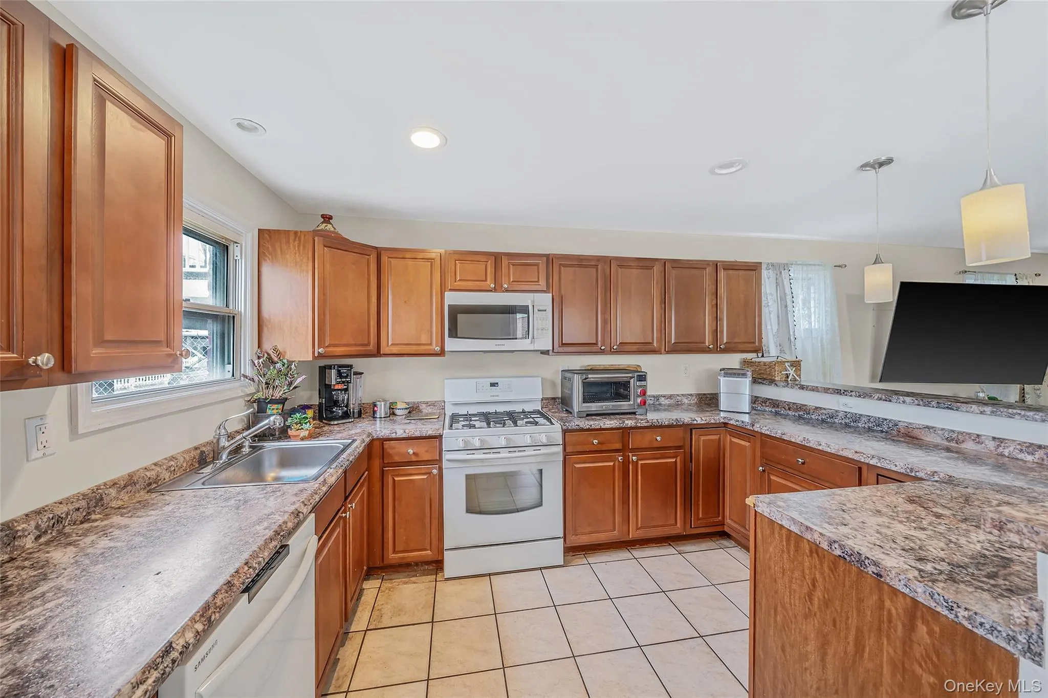 105 Vermont Street, Long Beach, NY, 6 Bedrooms Bedrooms, 10 Rooms Rooms,2 BathroomsBathrooms,Residential,For Rent,Vermont,0,982241 105 Vermont Street, Long Beach, NY, 6 Bedrooms Bedrooms, 10 Rooms Rooms,2 BathroomsBathrooms,Residential,For Rent,Vermont,0,982241