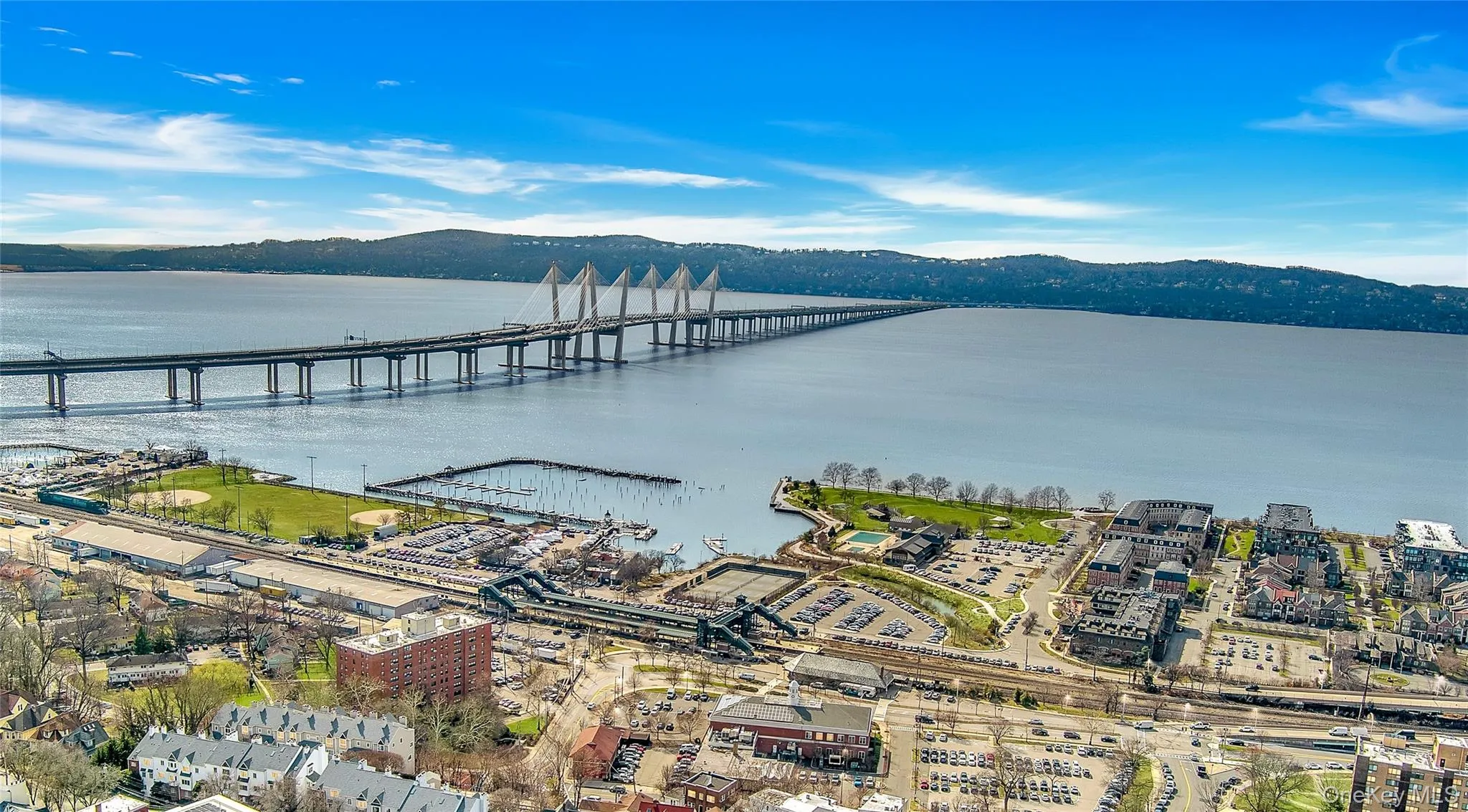 19 Main Street is steps from Tarrytown's waterfront and the Metro-North 38-minute express train to Grand Central. 19 Main Street is steps from Tarrytown's waterfront and the Metro-North 38-minute express train to Grand Central.