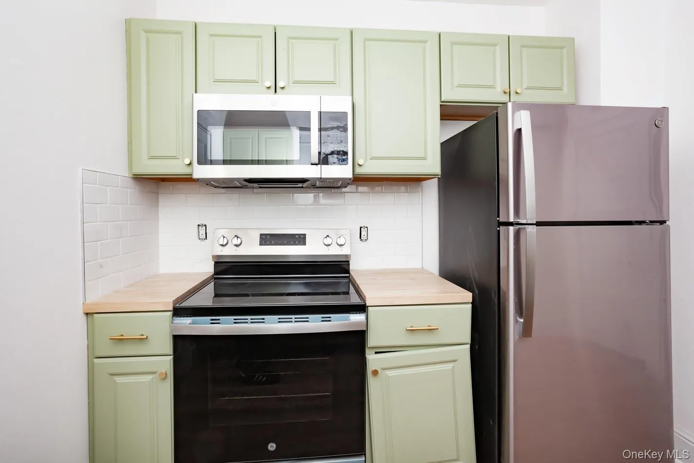 1009 Hudson Avenue, Peekskill, NY, 2 Bedrooms Bedrooms, 4 Rooms Rooms,1 BathroomBathrooms,Residential Lease,For Rent,Hudson,0,982315 1009 Hudson Avenue, Peekskill, NY, 2 Bedrooms Bedrooms, 4 Rooms Rooms,1 BathroomBathrooms,Residential Lease,For Rent,Hudson,0,982315