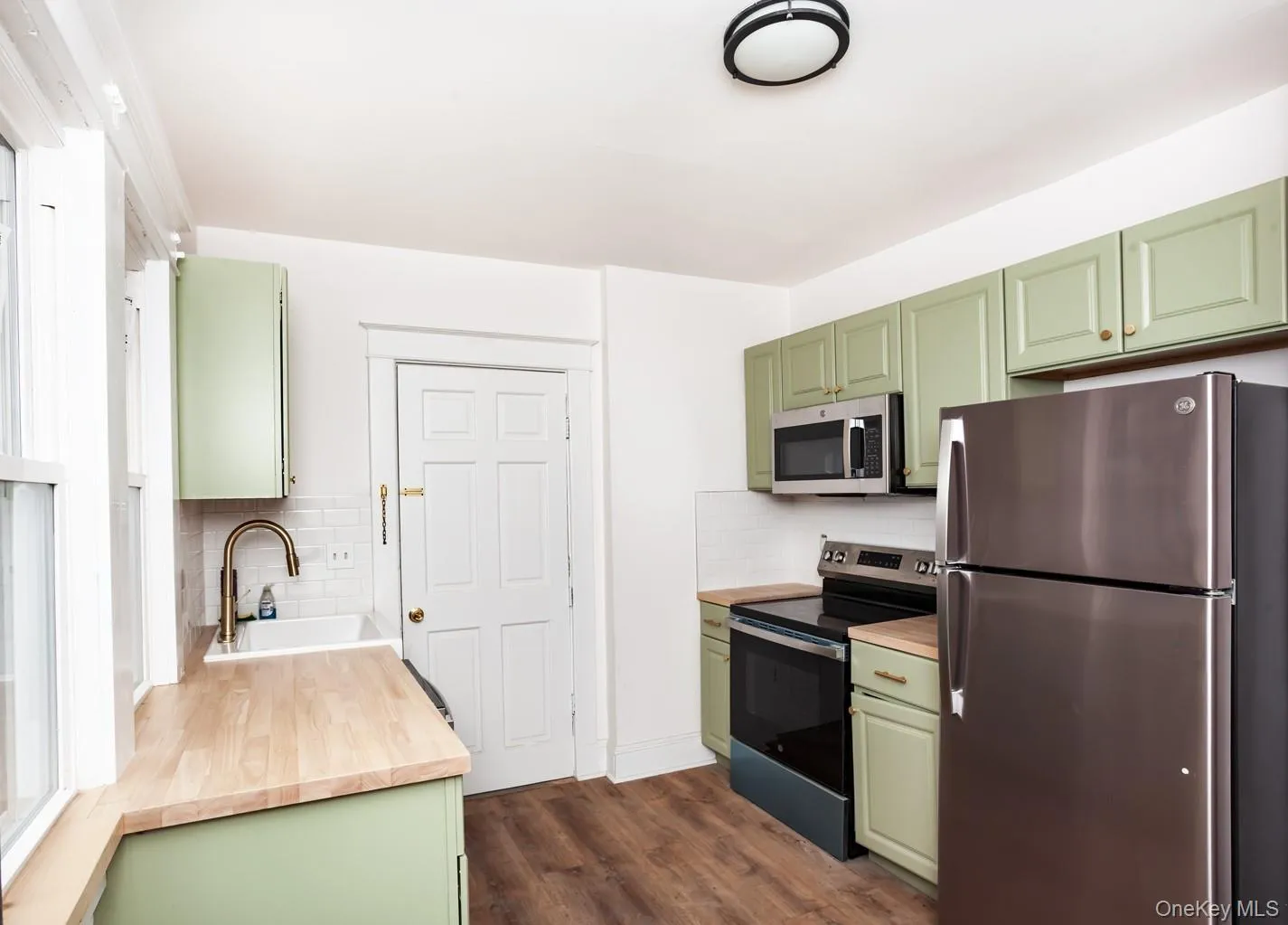 1009 Hudson Avenue, Peekskill, NY, 2 Bedrooms Bedrooms, 4 Rooms Rooms,1 BathroomBathrooms,Residential Lease,For Rent,Hudson,0,982315 1009 Hudson Avenue, Peekskill, NY, 2 Bedrooms Bedrooms, 4 Rooms Rooms,1 BathroomBathrooms,Residential Lease,For Rent,Hudson,0,982315