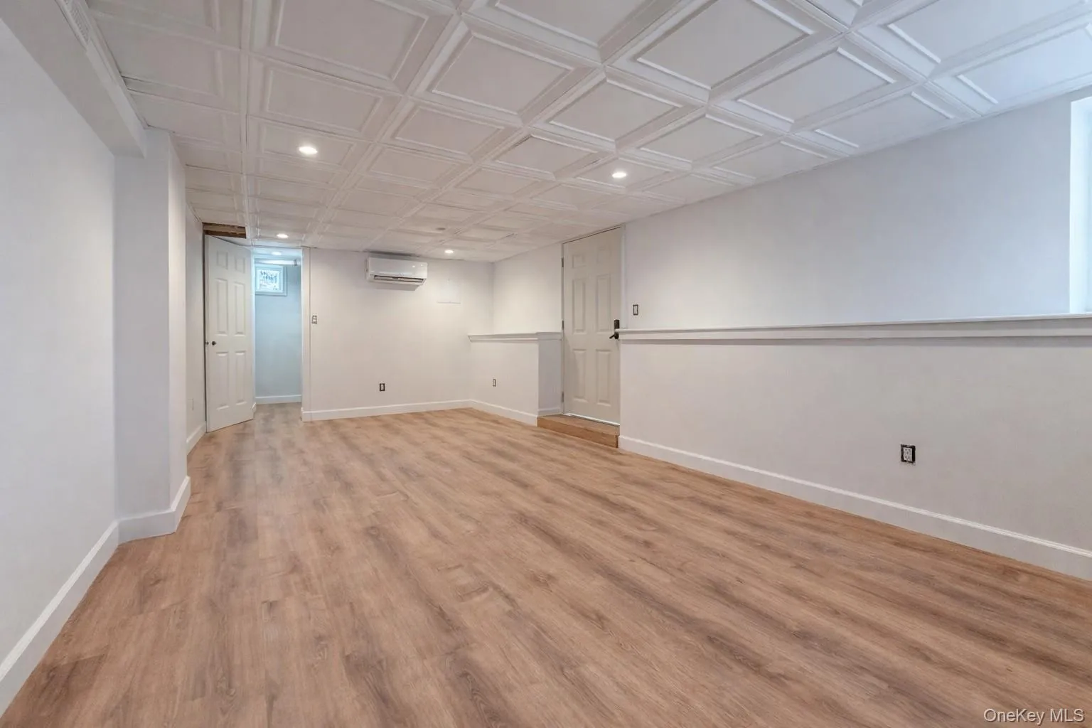 Newly renovated large room Newly renovated large room