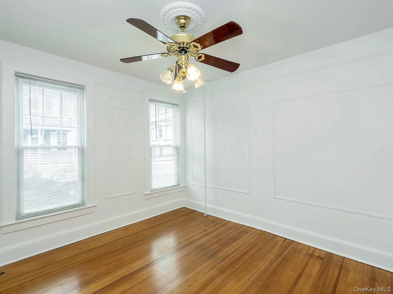 70 Central Avenue, Oyster Bay, NY, 1 Bedroom Bedrooms, 4 Rooms Rooms,1 BathroomBathrooms,Residential Lease,For Rent,Central,0,982316 70 Central Avenue, Oyster Bay, NY, 1 Bedroom Bedrooms, 4 Rooms Rooms,1 BathroomBathrooms,Residential Lease,For Rent,Central,0,982316