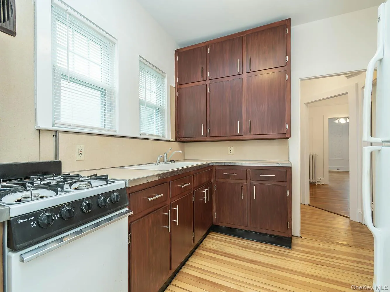 70 Central Avenue, Oyster Bay, NY, 1 Bedroom Bedrooms, 4 Rooms Rooms,1 BathroomBathrooms,Residential Lease,For Rent,Central,0,982316 70 Central Avenue, Oyster Bay, NY, 1 Bedroom Bedrooms, 4 Rooms Rooms,1 BathroomBathrooms,Residential Lease,For Rent,Central,0,982316