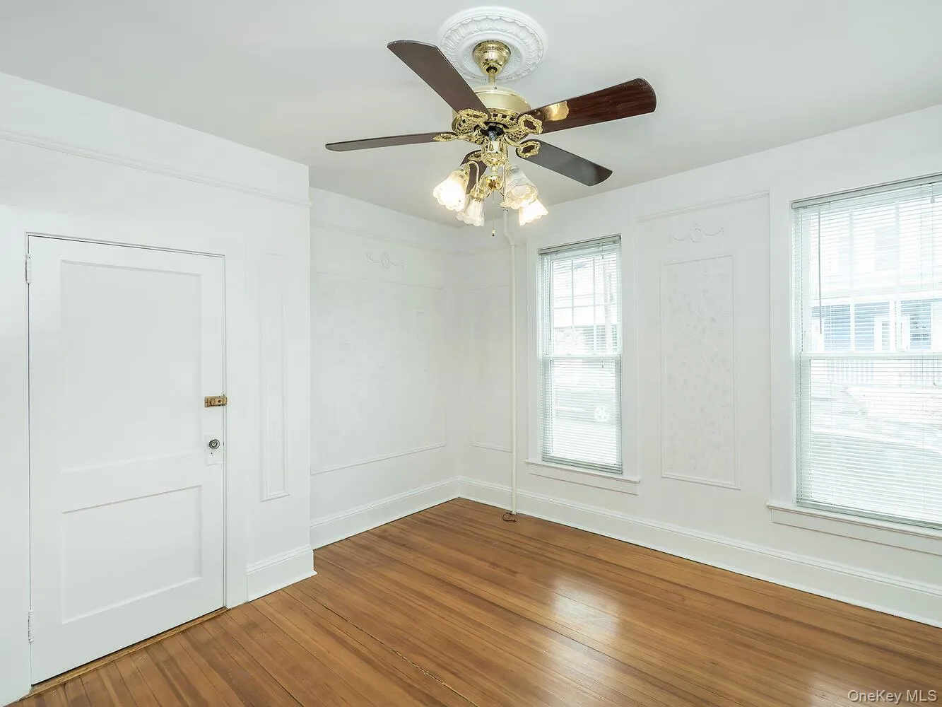 70 Central Avenue, Oyster Bay, NY, 1 Bedroom Bedrooms, 4 Rooms Rooms,1 BathroomBathrooms,Residential Lease,For Rent,Central,0,982316 70 Central Avenue, Oyster Bay, NY, 1 Bedroom Bedrooms, 4 Rooms Rooms,1 BathroomBathrooms,Residential Lease,For Rent,Central,0,982316